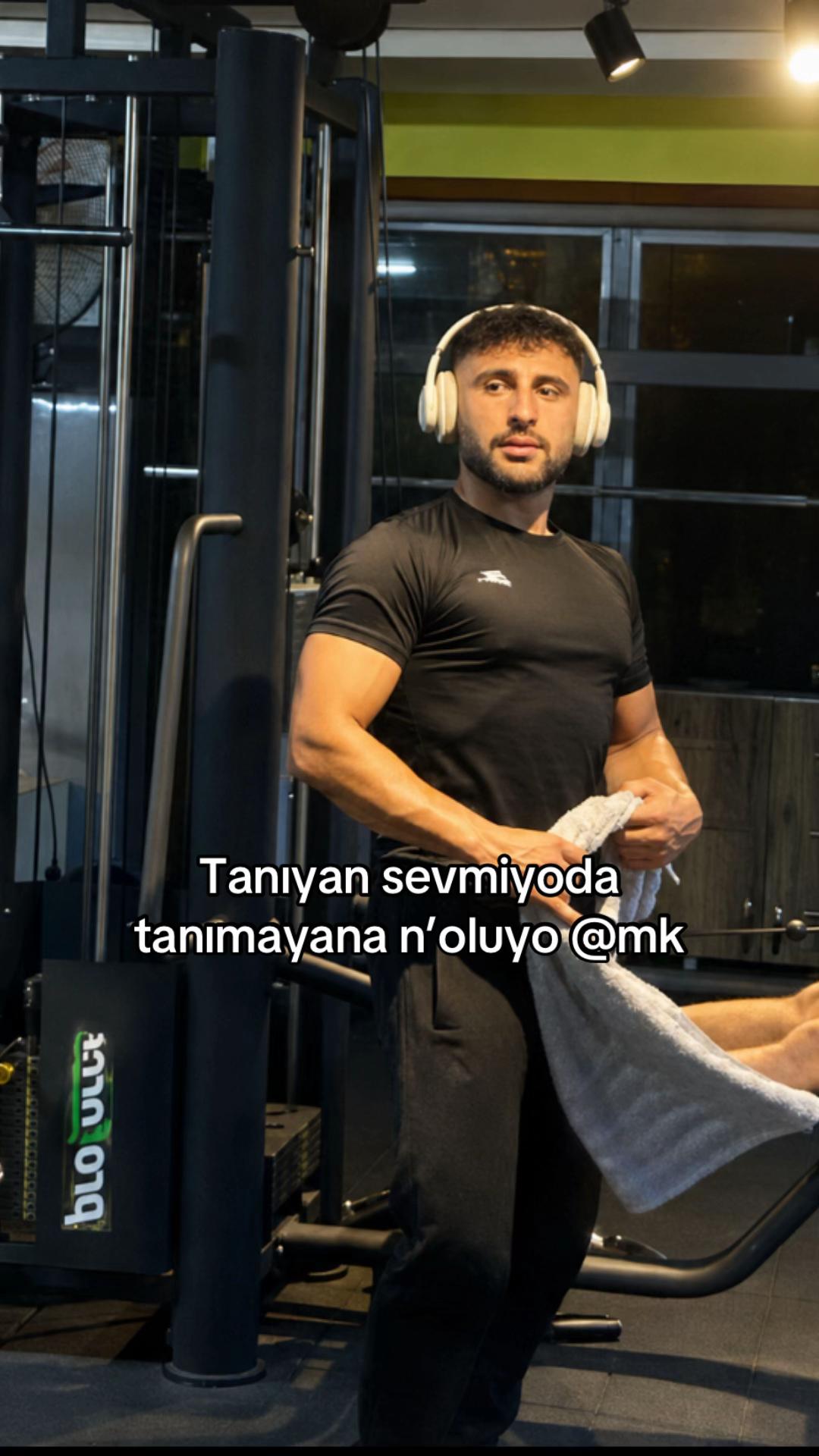 @User12345667