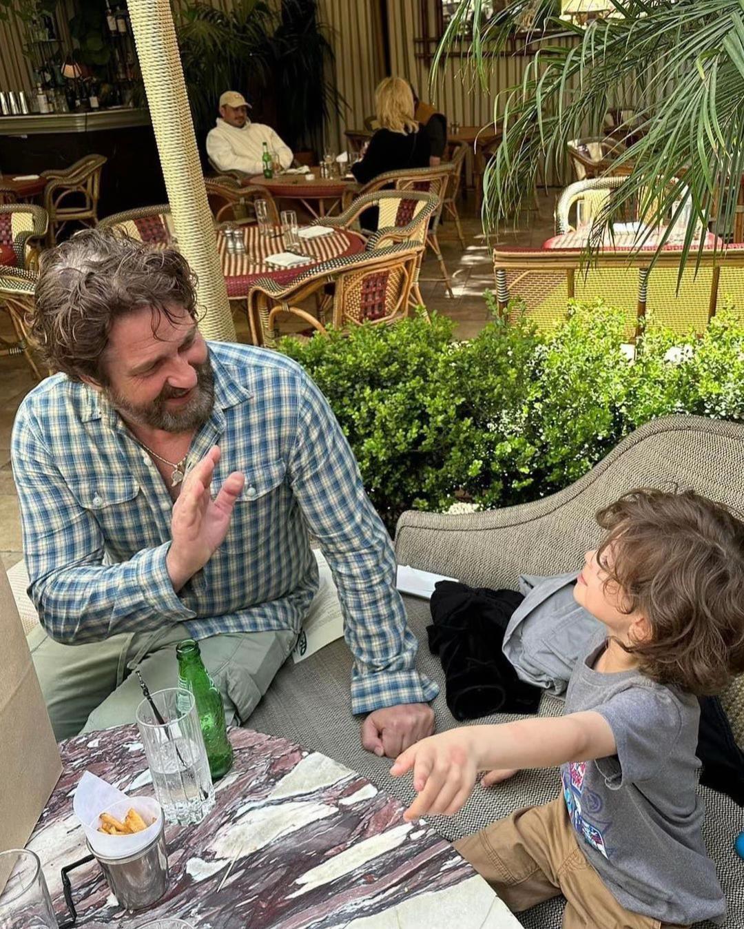 @Gerard butler private account✅
