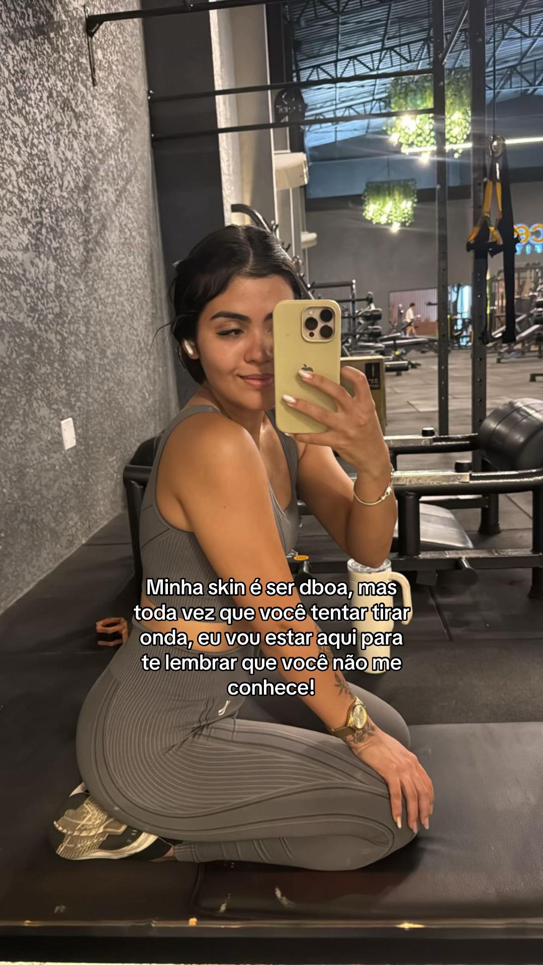 @Alessandra Rozany