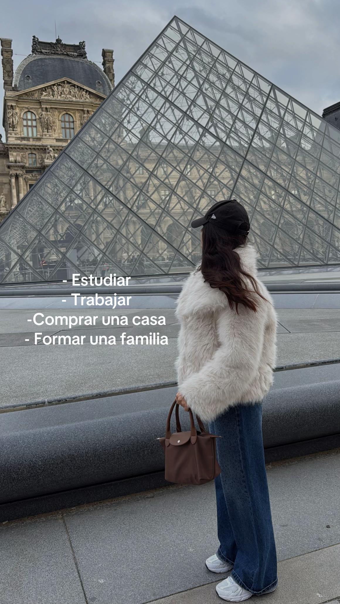 @María