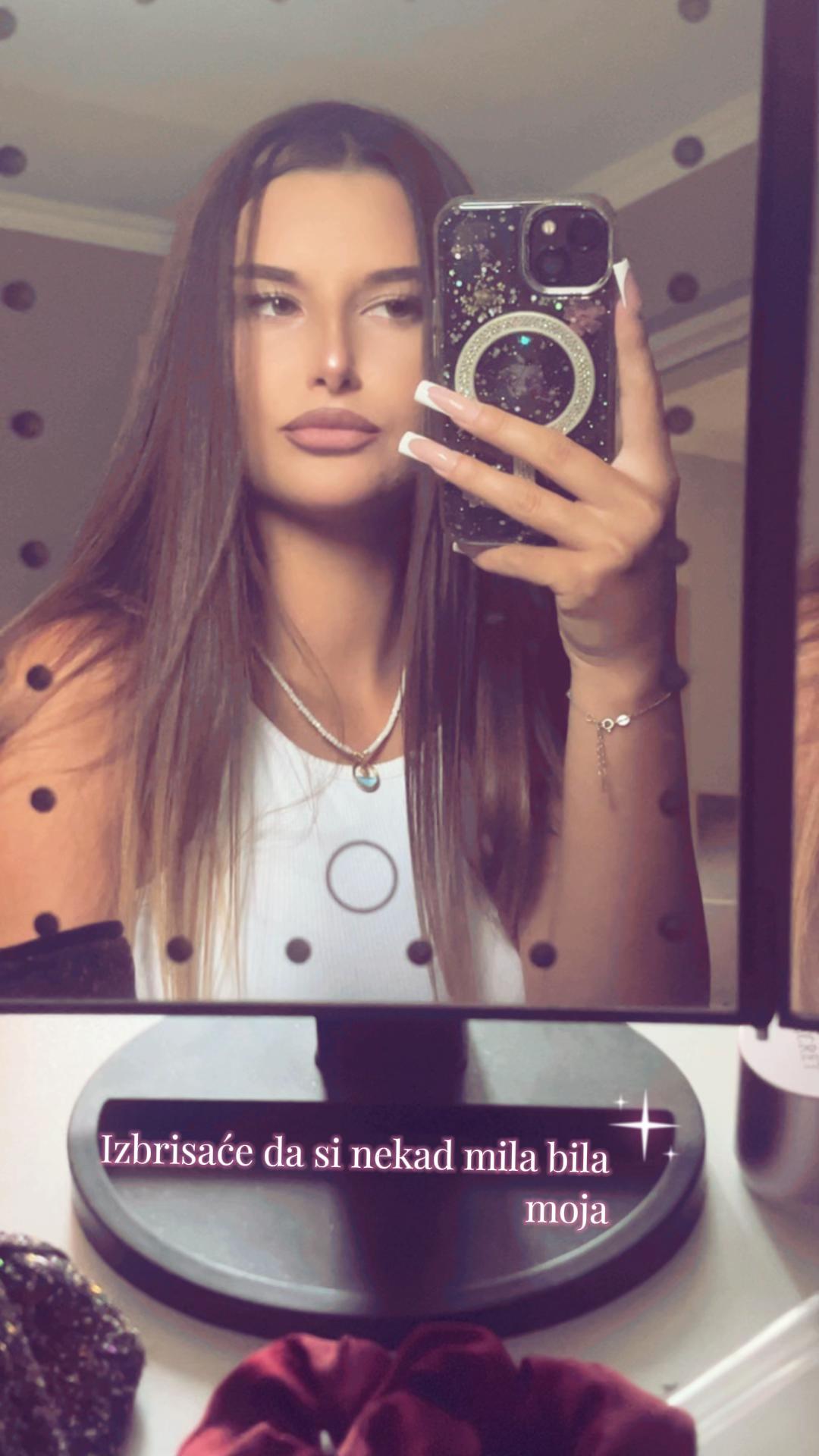 @muski_maki