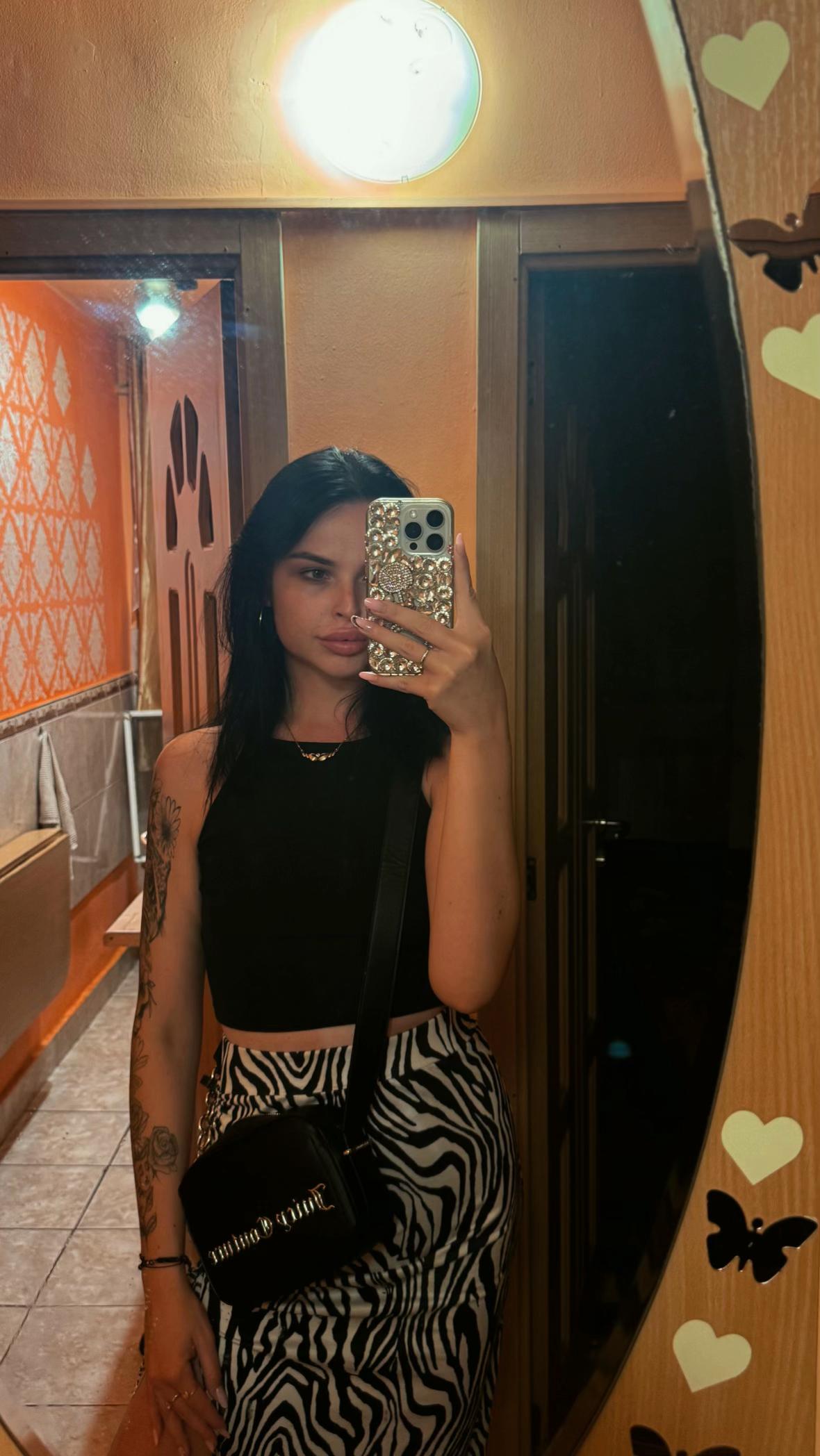 @Lari🌸