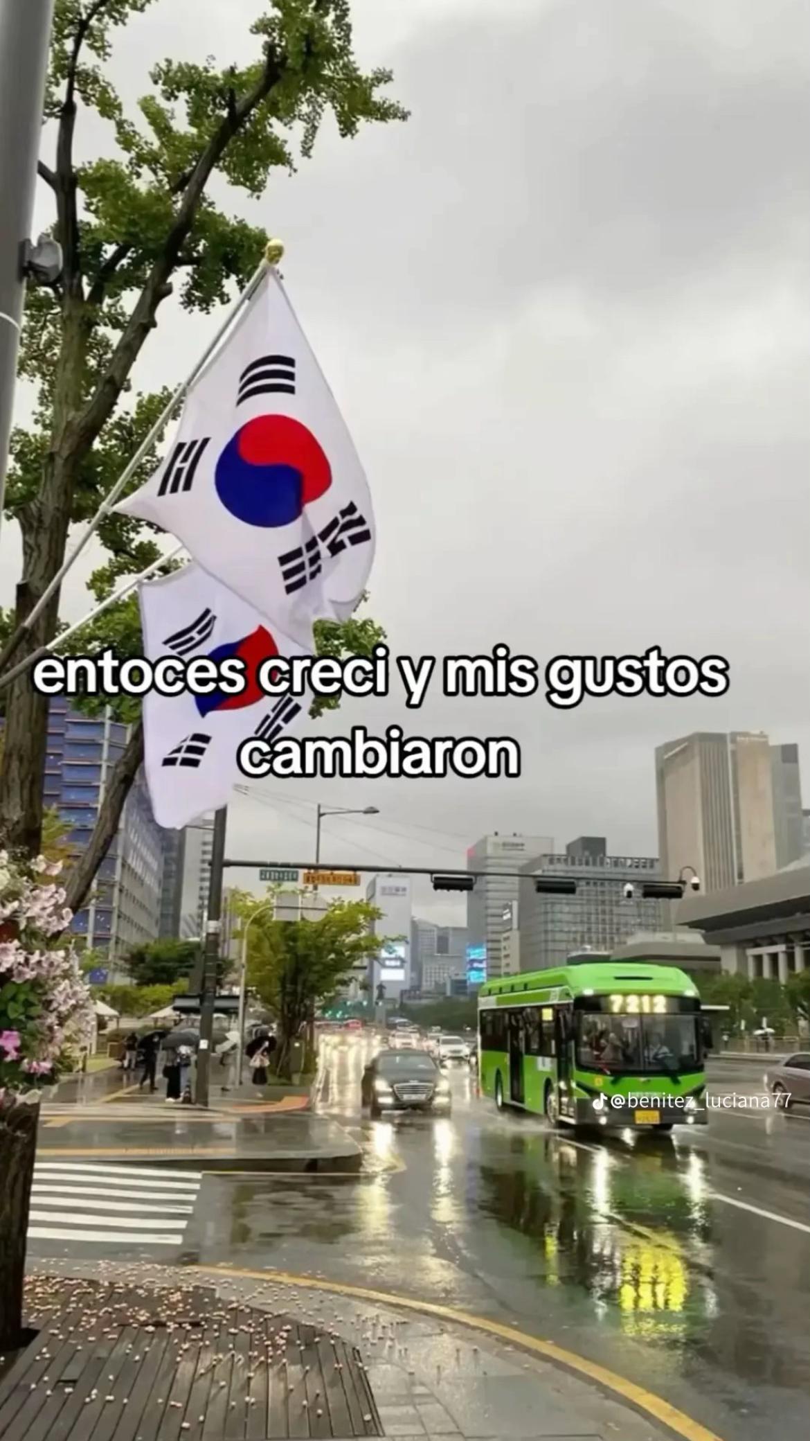 @María