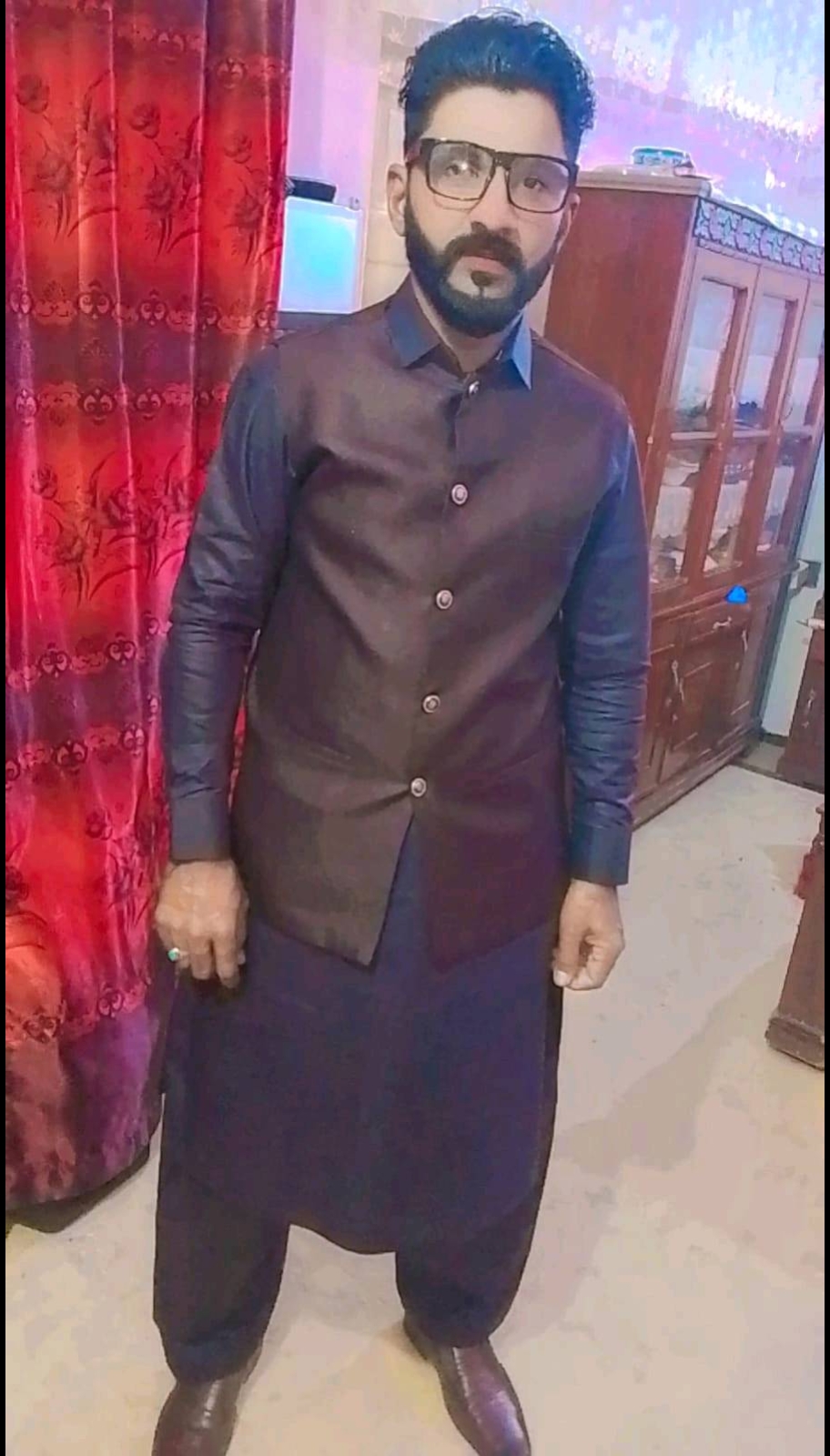 @MR☠️Badshah ☠️🔥512
