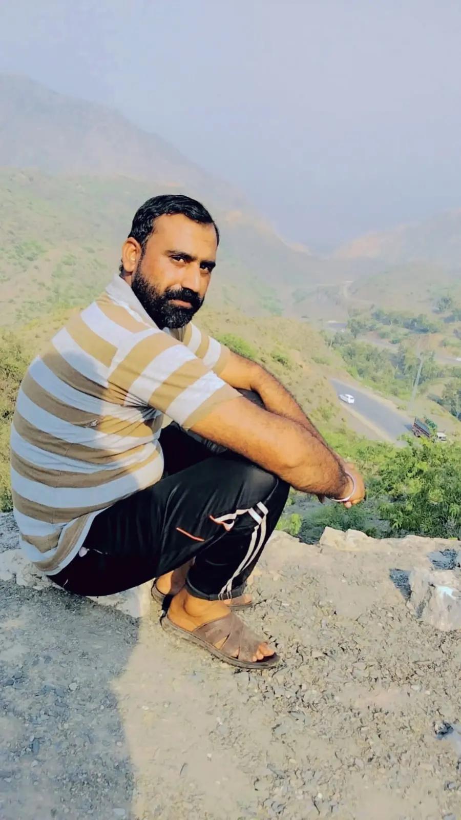 @Wali Gujjar 351