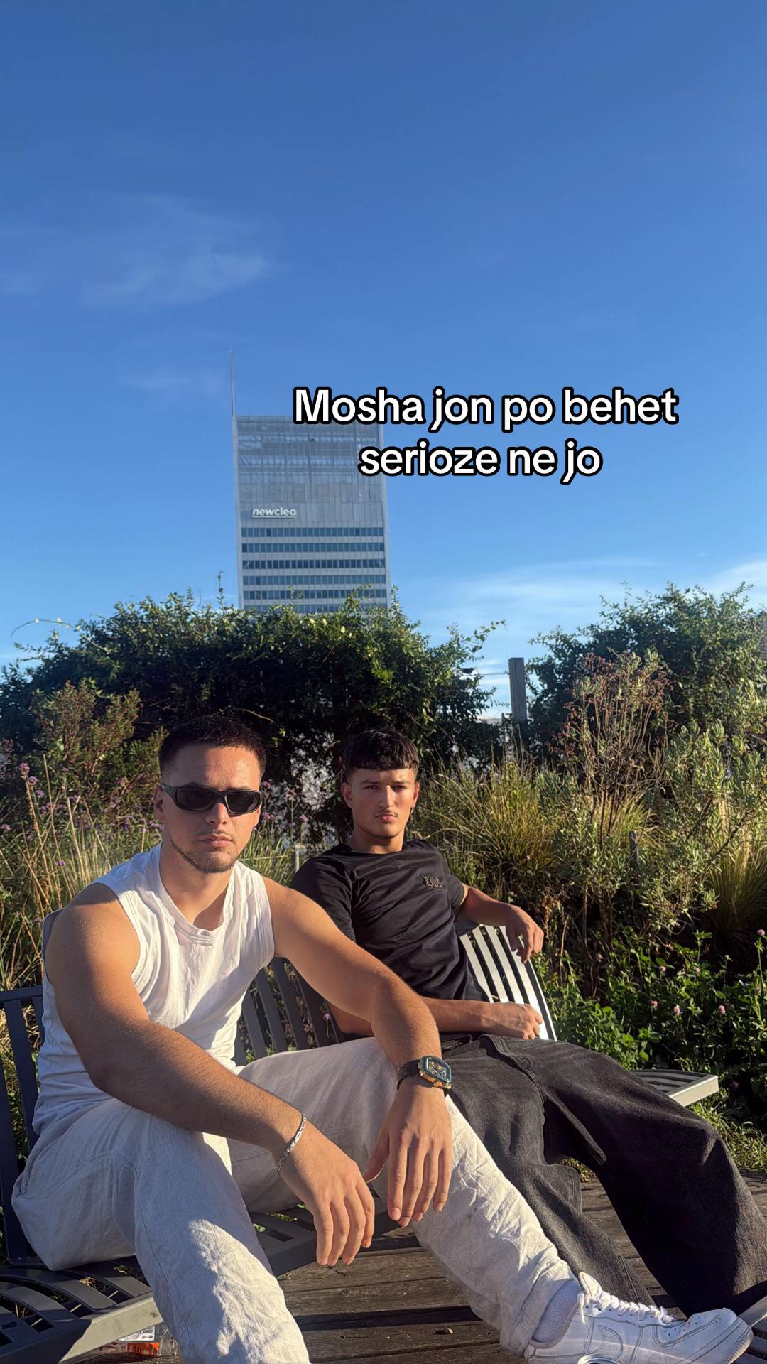 @🇦🇱