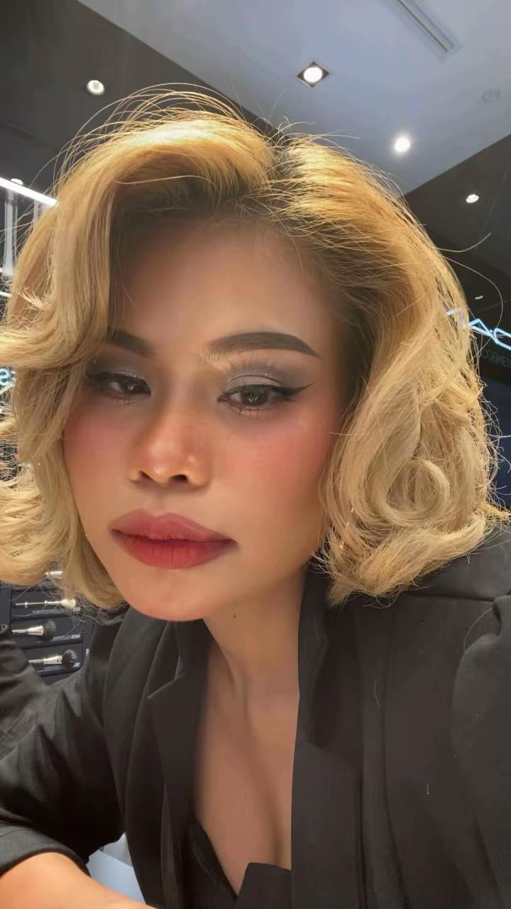@Ziah M.A.C Artist💄