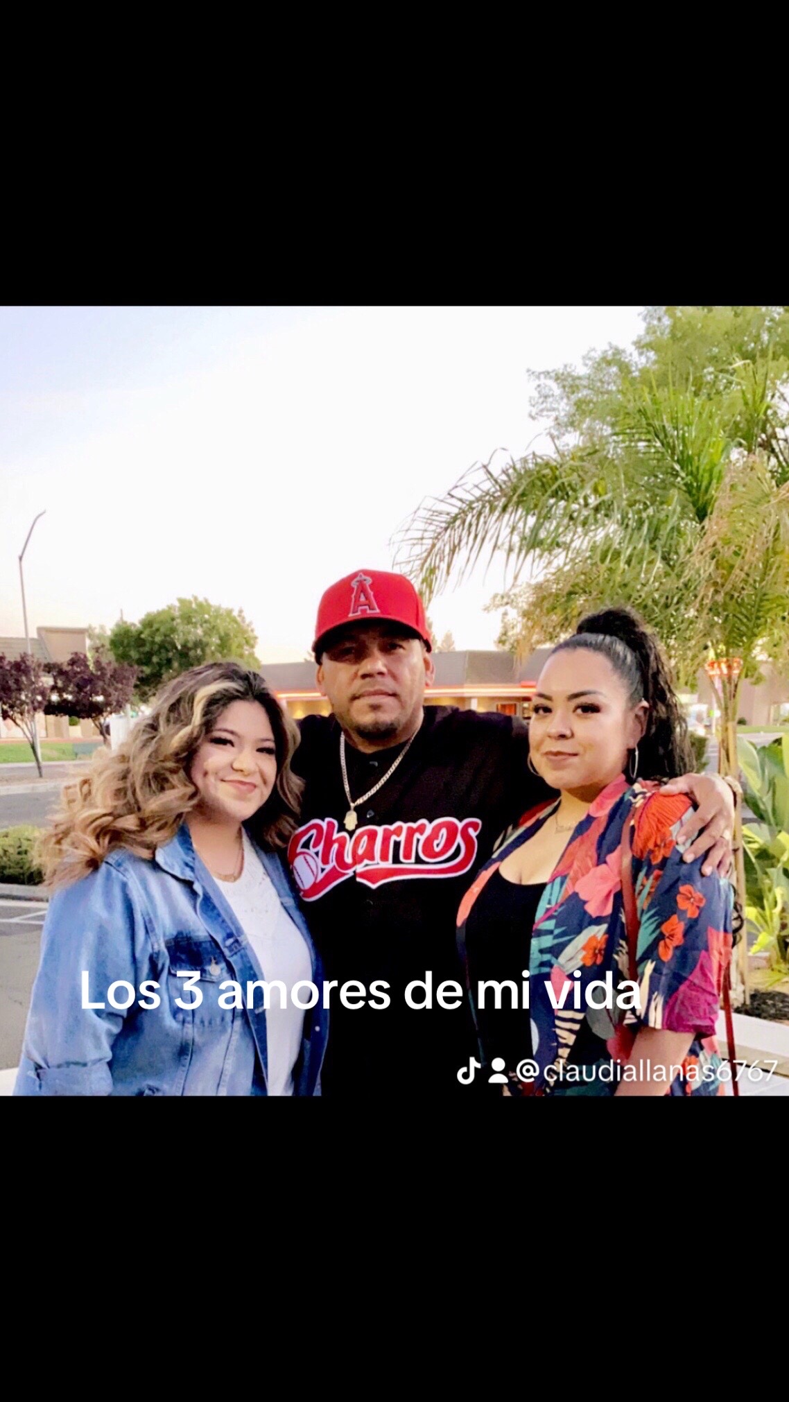 @Claudia Llanas566