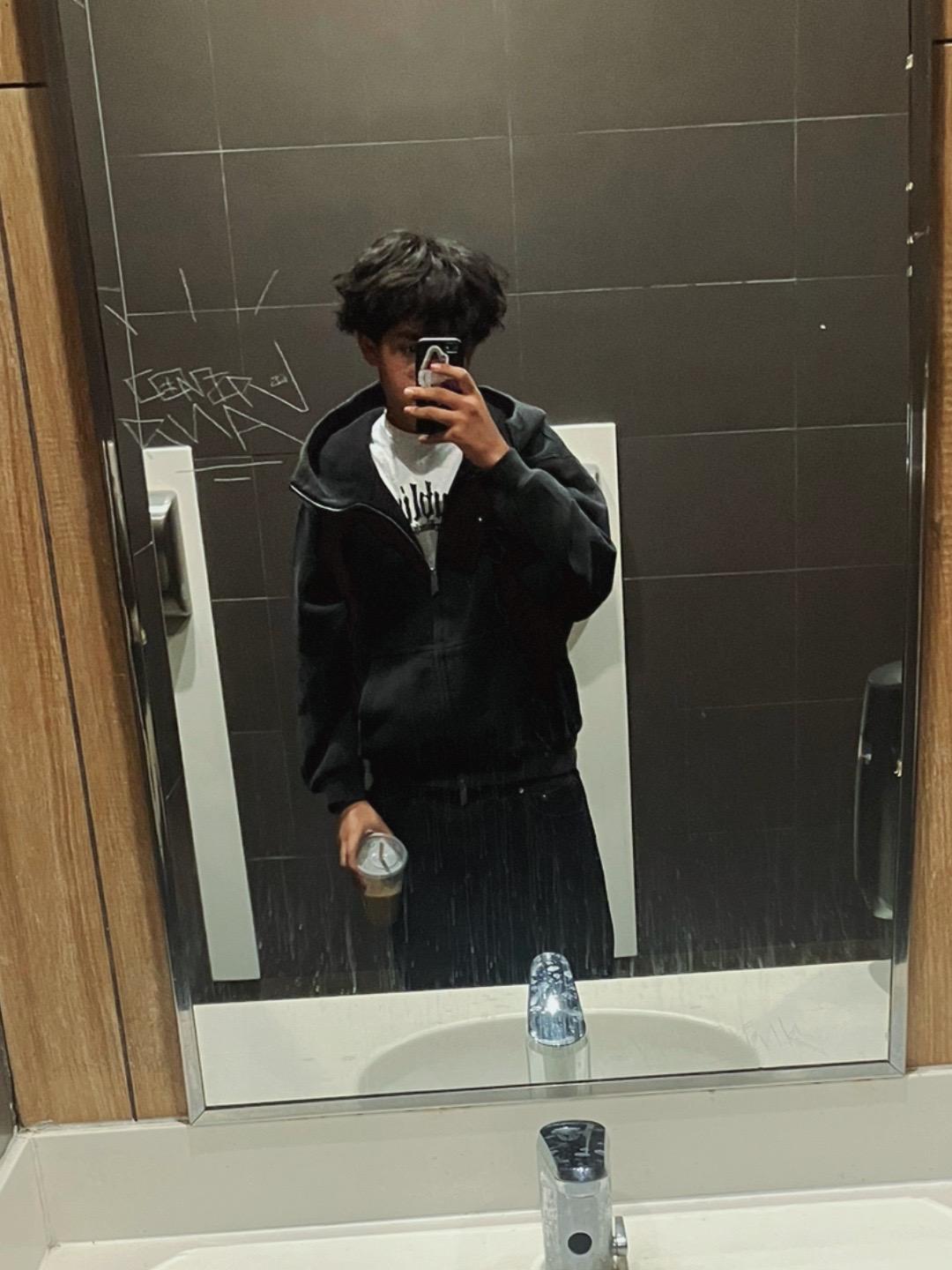 @𝒥