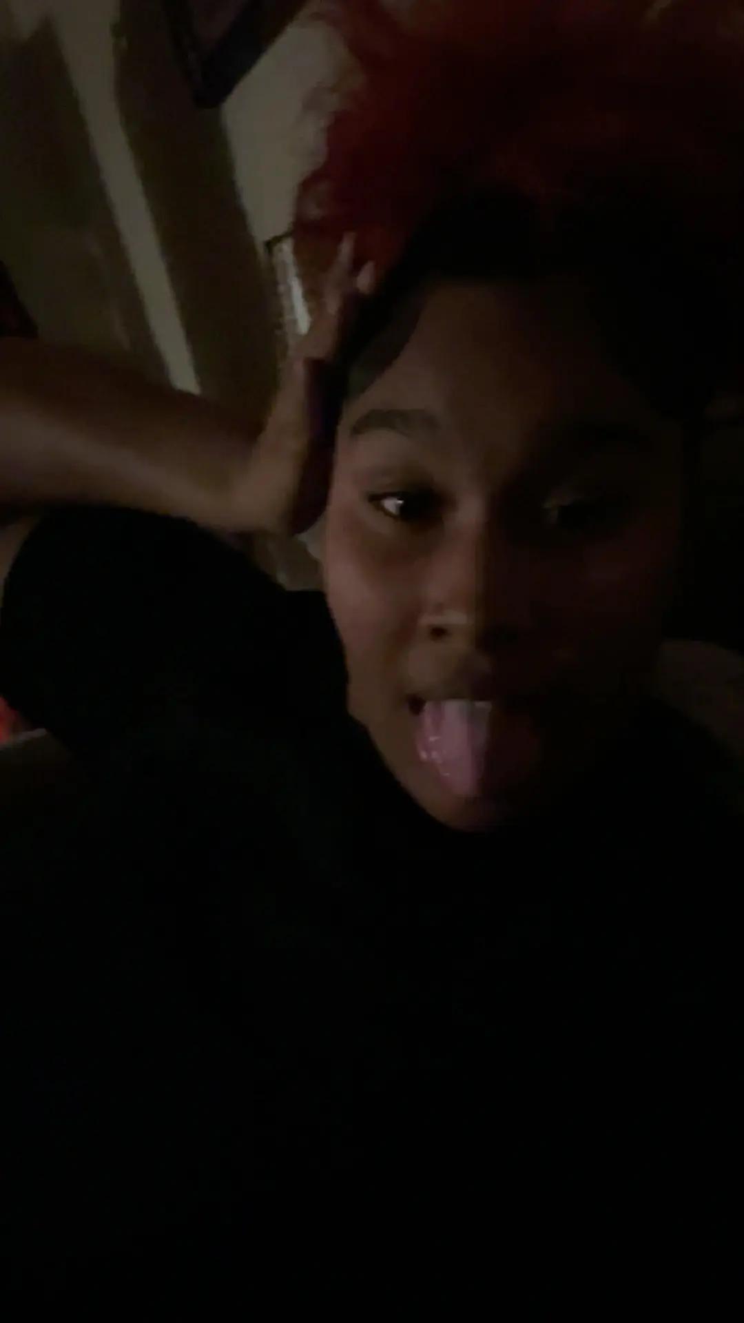 @prettylittleredthang_