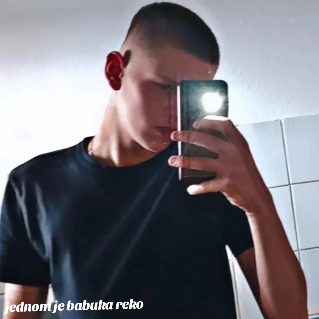 @ŔªMĶƐ🦅