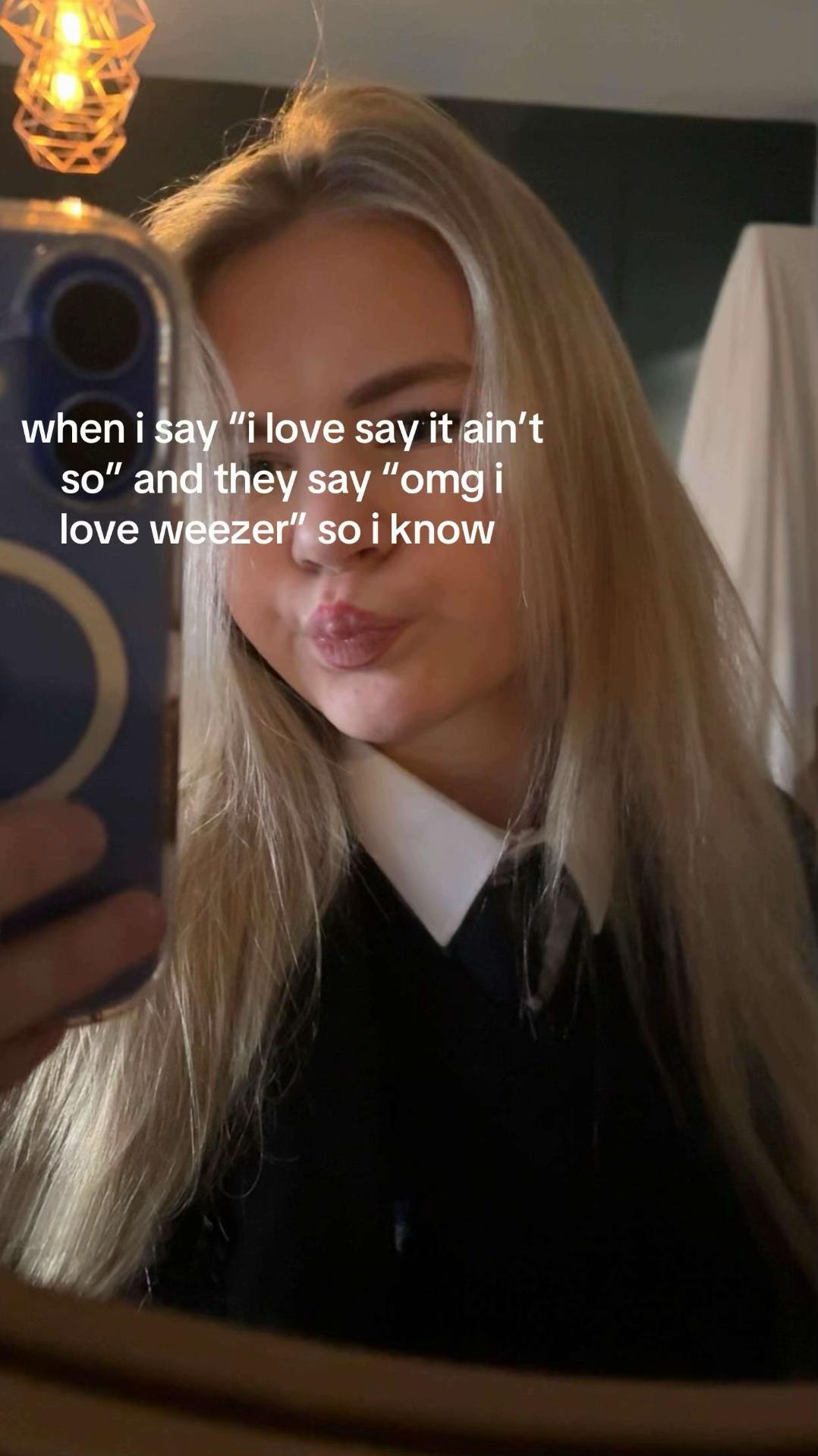 @✈️