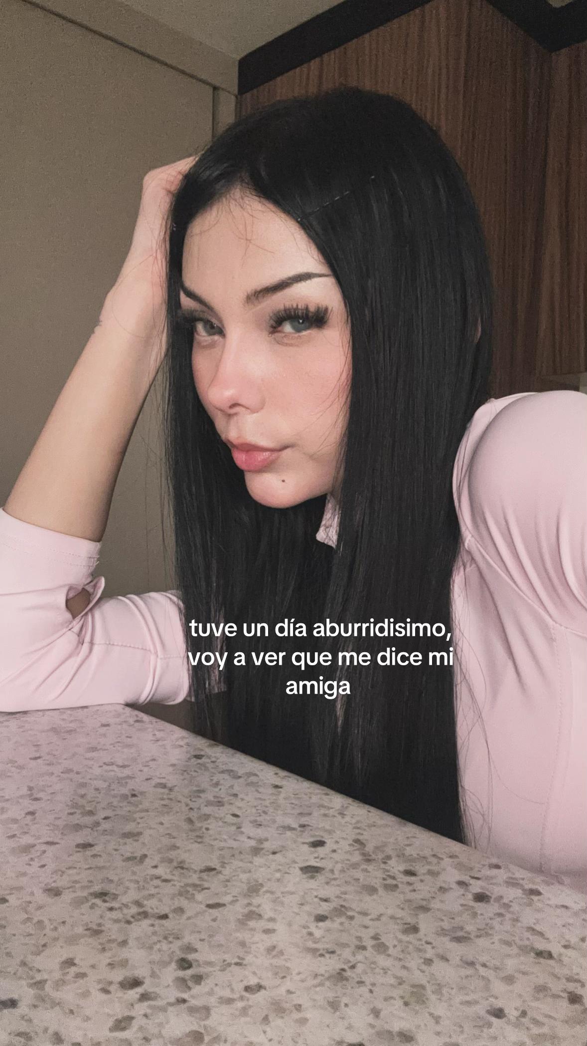 @SkinnyGhostiee🧛🏻&zwj;♀️