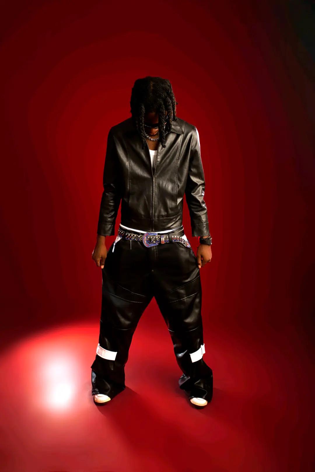 @EᗪIᗷᒪE🌍