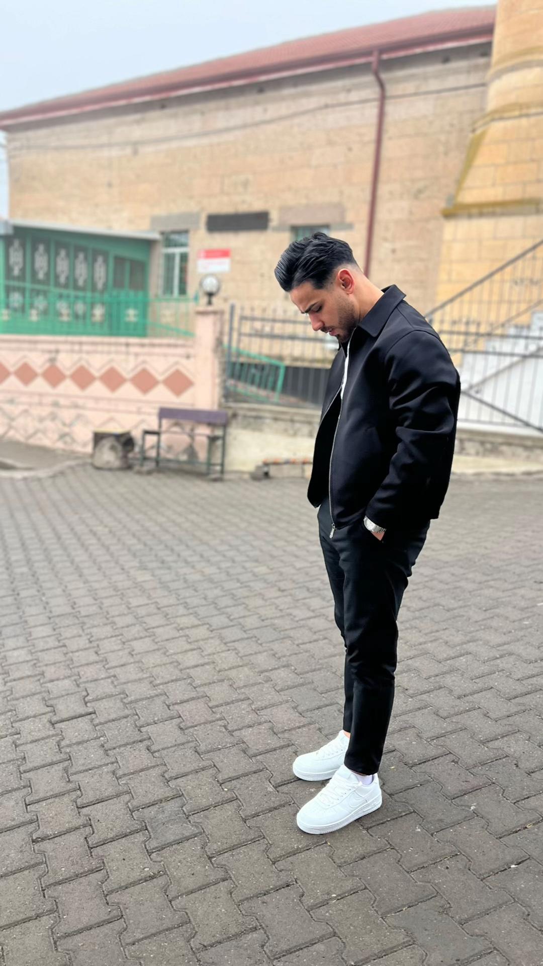 @Tahsinkarapinar