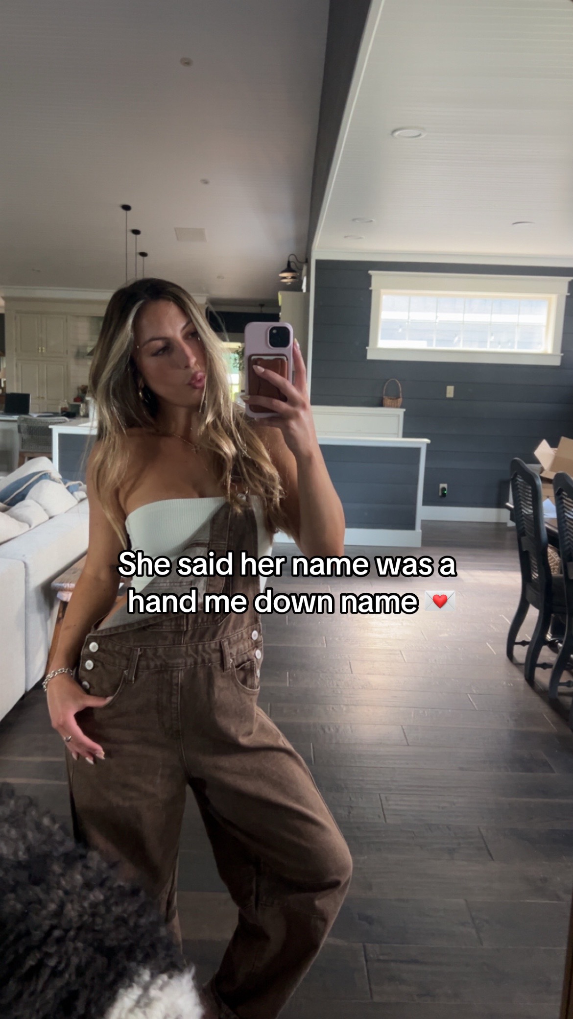 @isabella