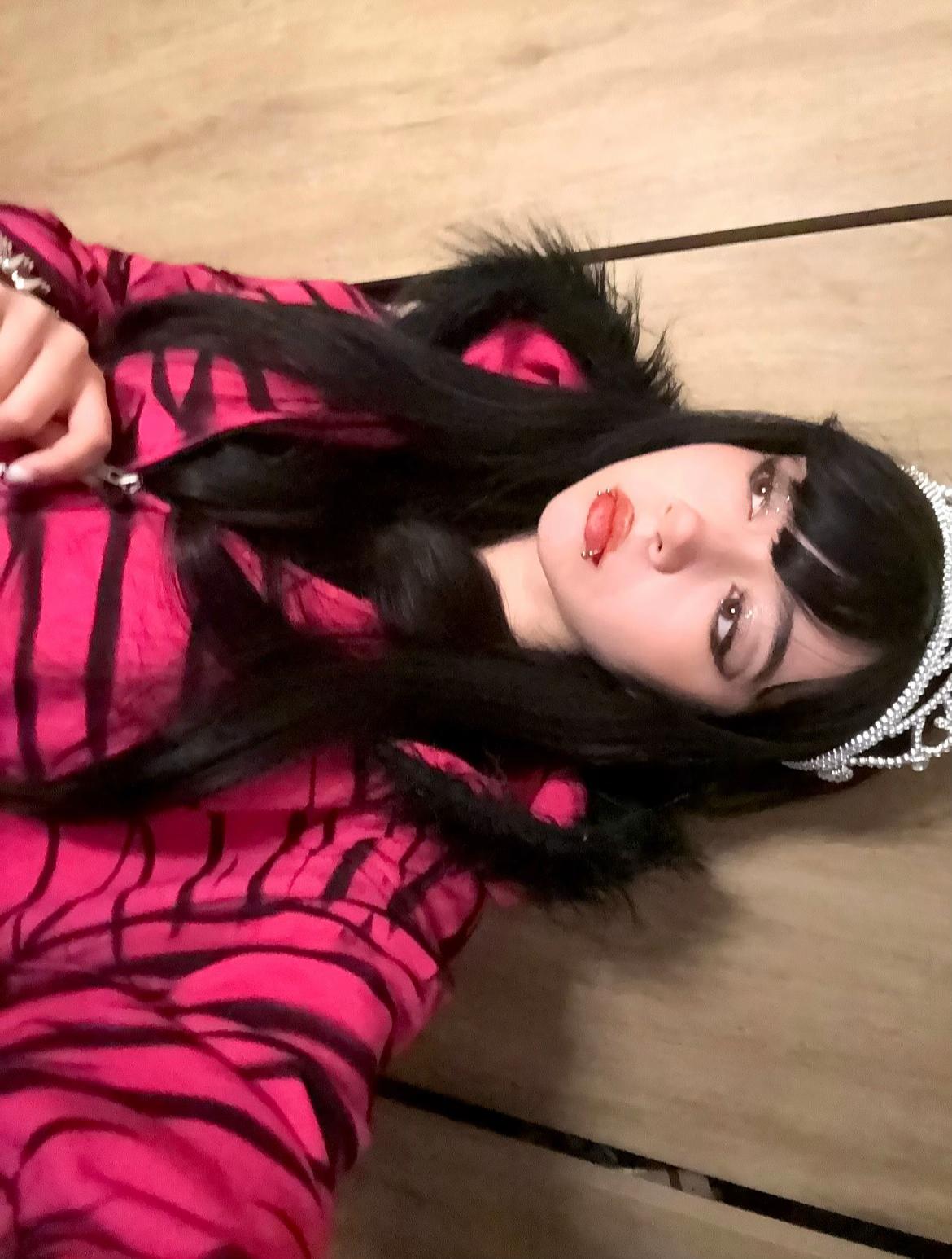 @Jazlyn (。・ω・。)