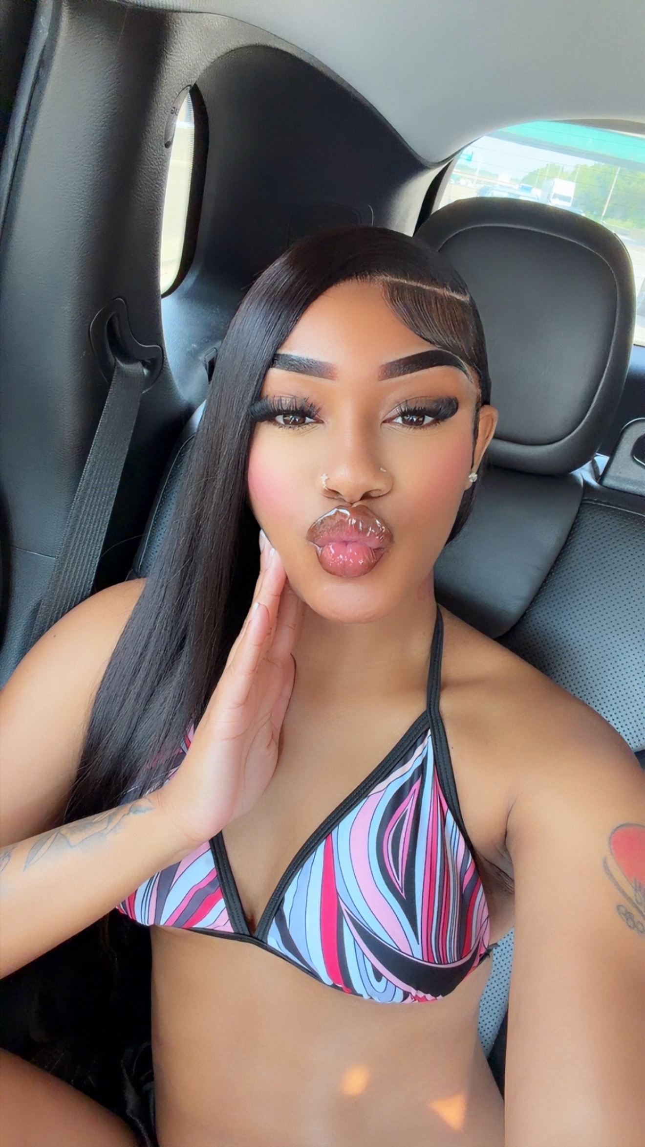 @theonlyniy__