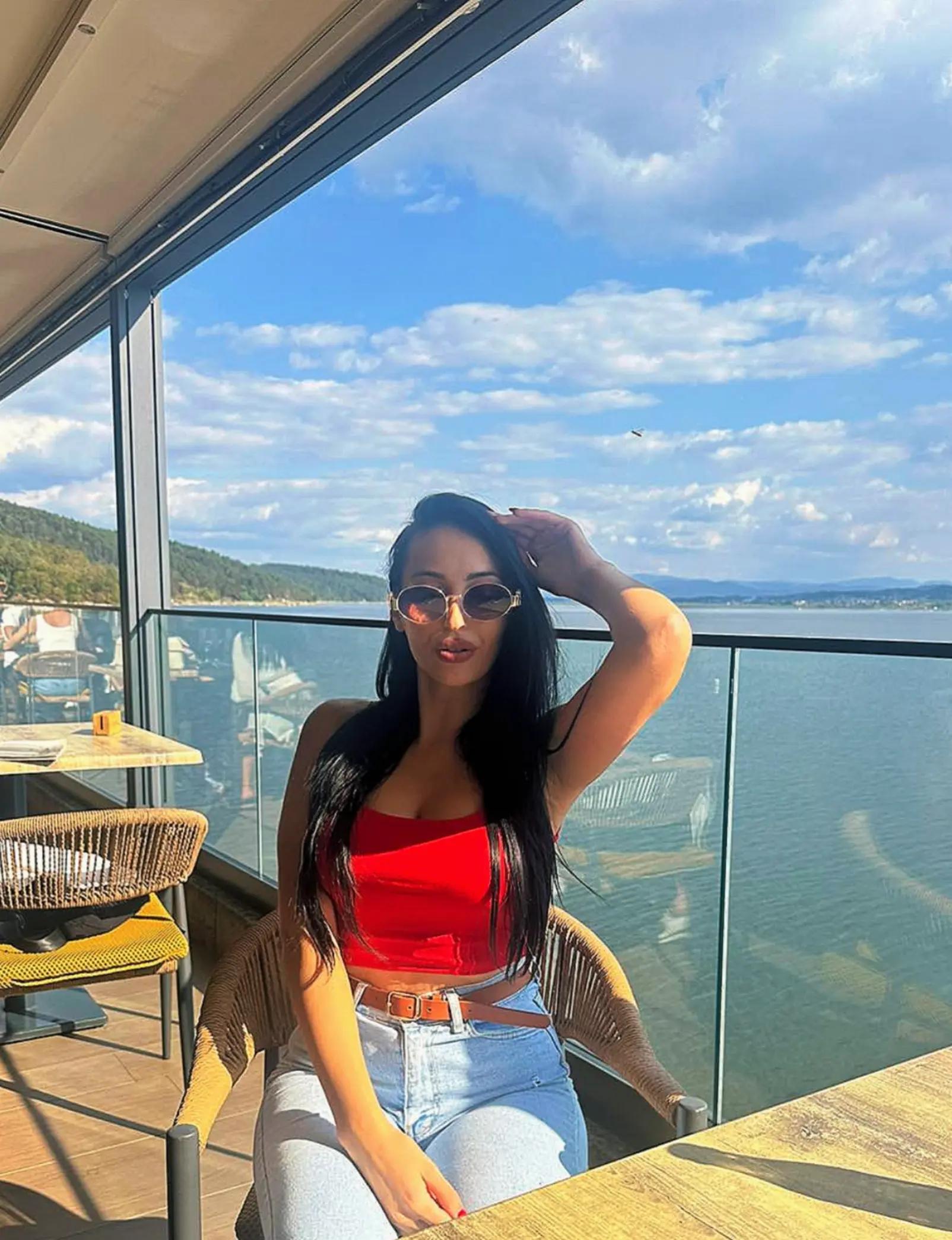 @Željana ✨