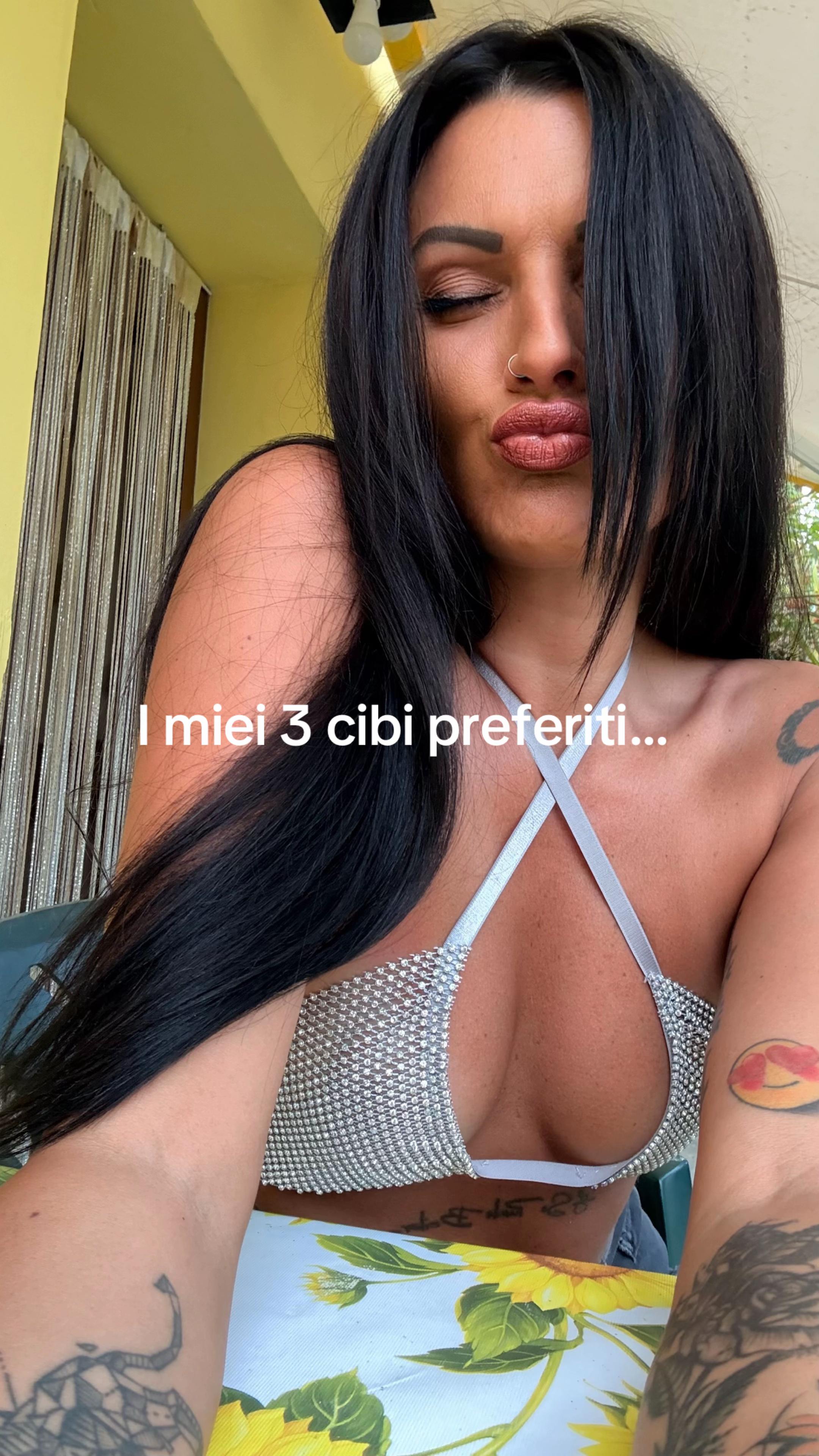 @Kia 🖤