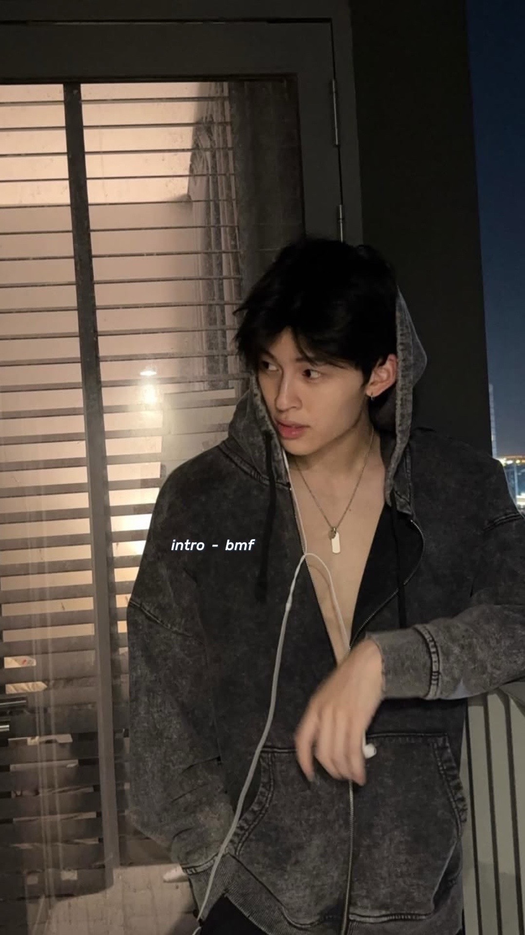 @v