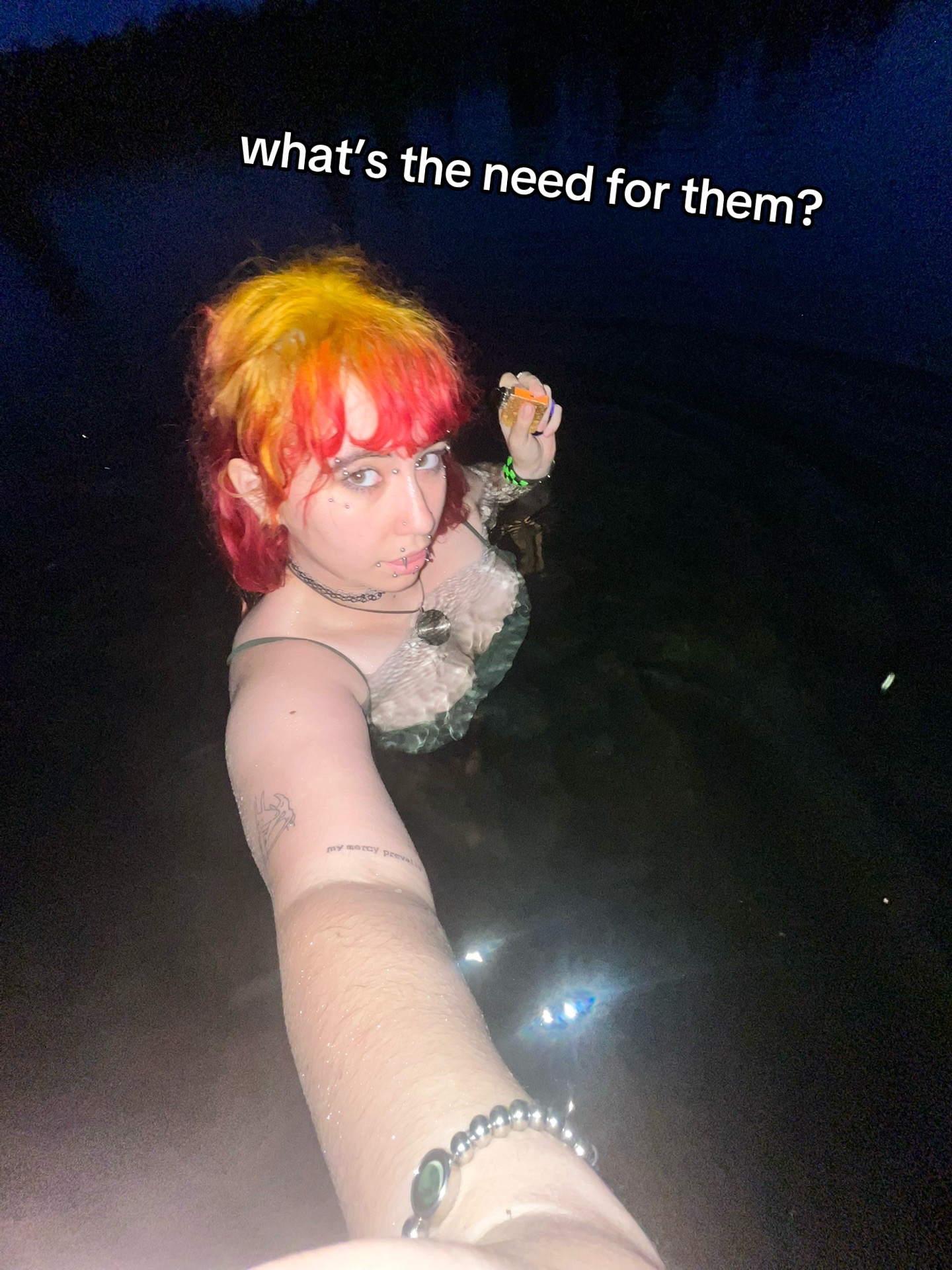 @t ★