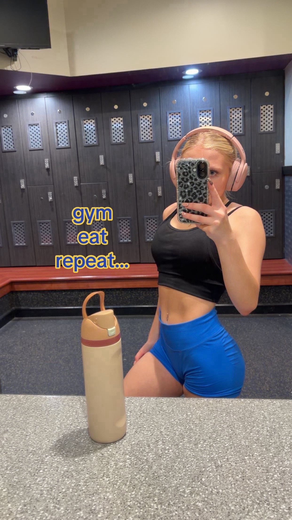 @lillycarns