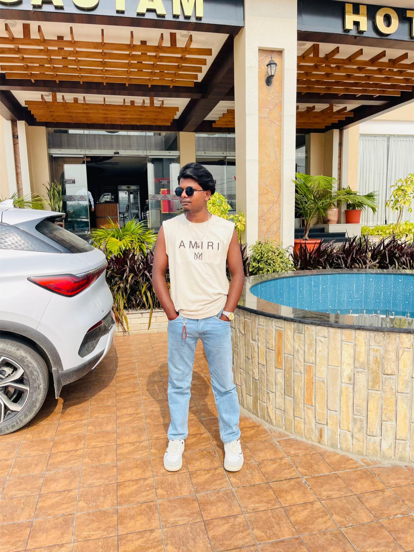 @🥷YADAV SARKAR🥷🚯