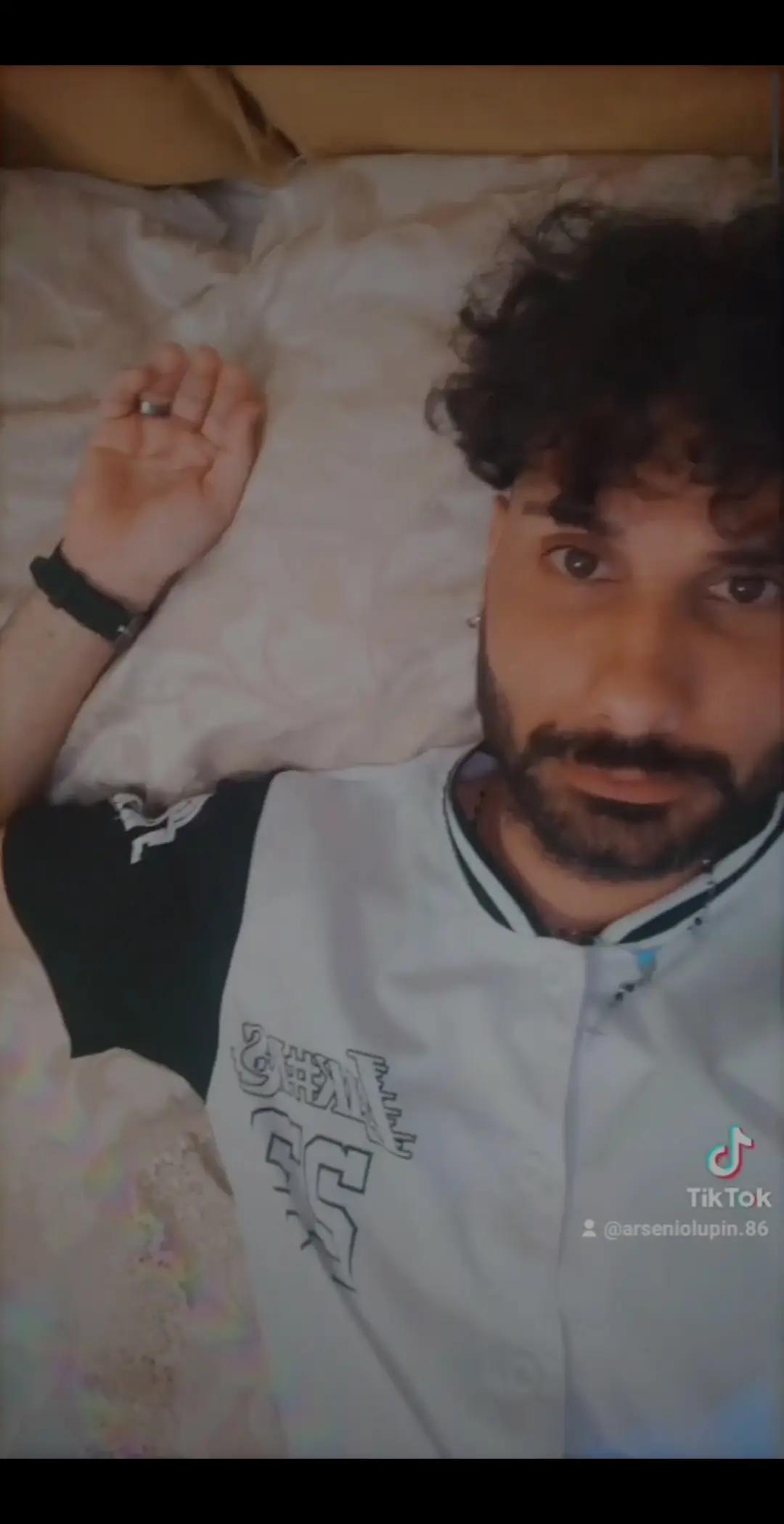@&Nu;&tau;&iota;έ&gamma;&kappa;&omicron; &Gamma;&kappa;&omicron;&upsilon;&alpha;&rho;ί&nu;&omicron; ♒