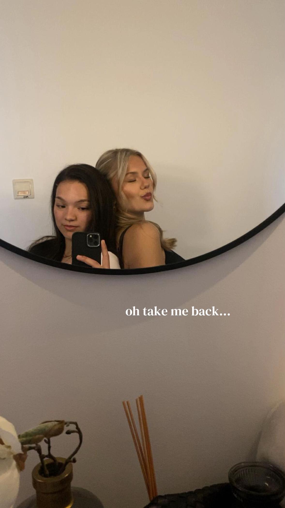 @charlize💌
