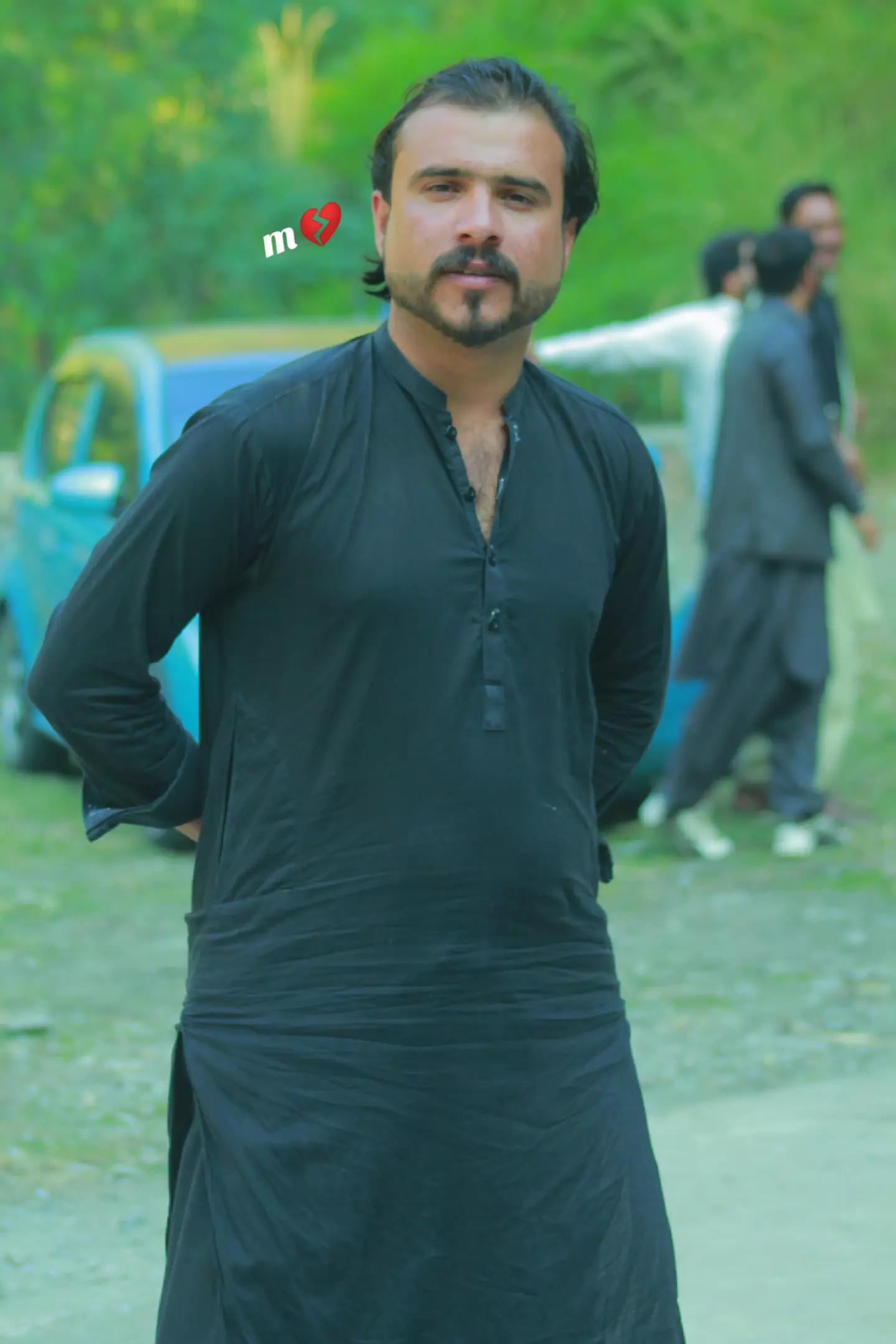 @moshen khan _m_m