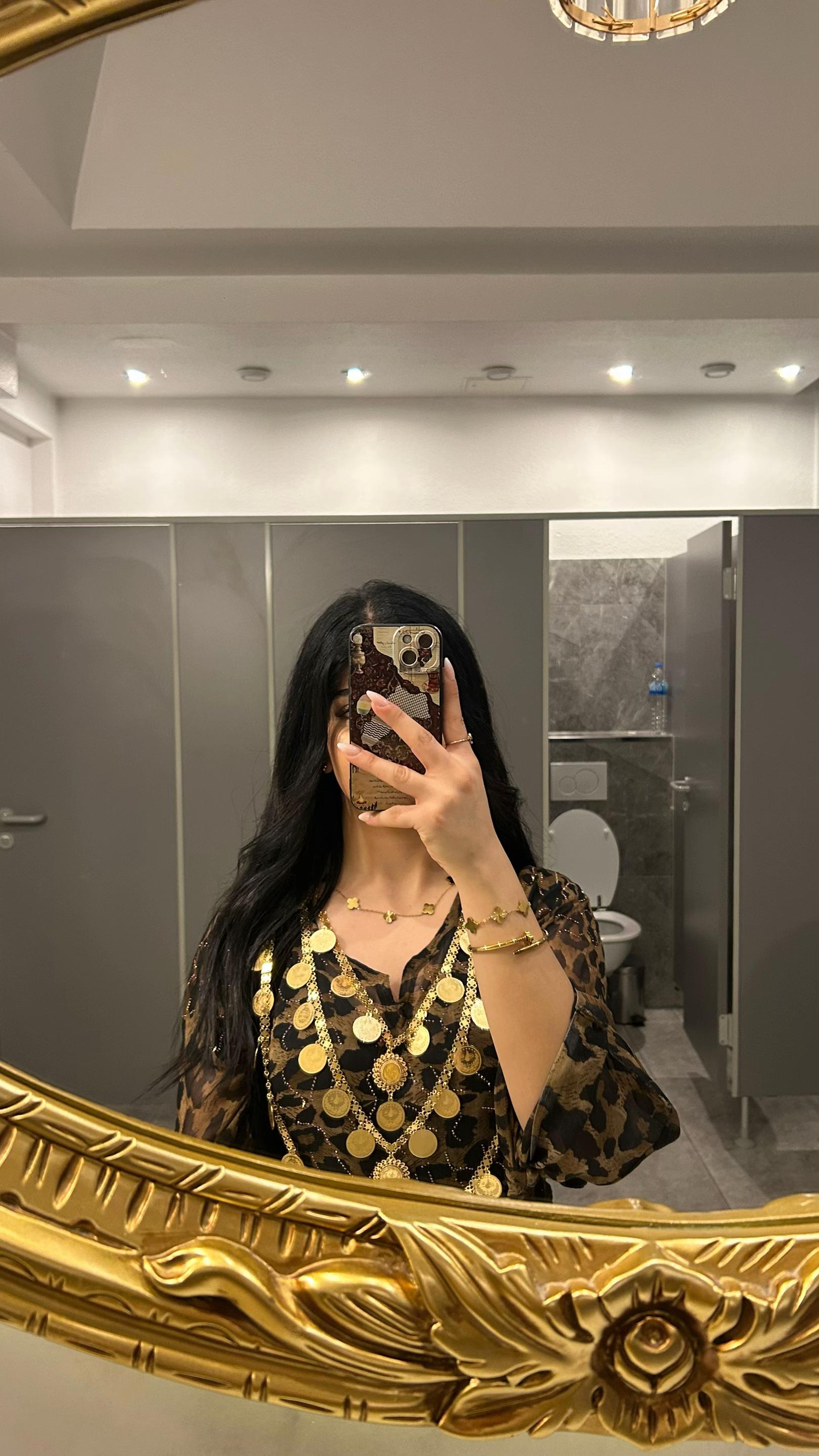 @𝐒𝐀𝐑𝐀❦