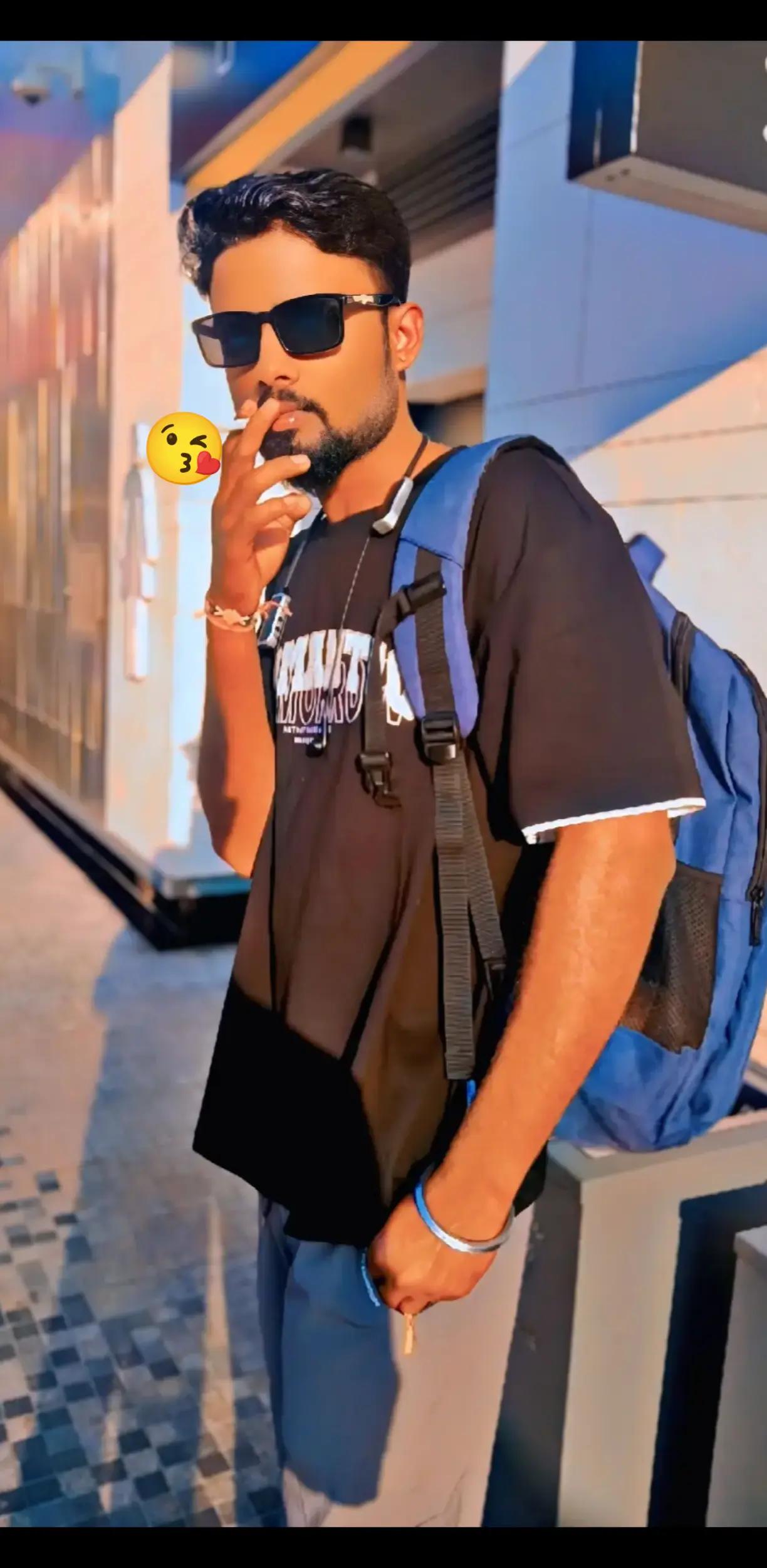 @Sad  boy 👦