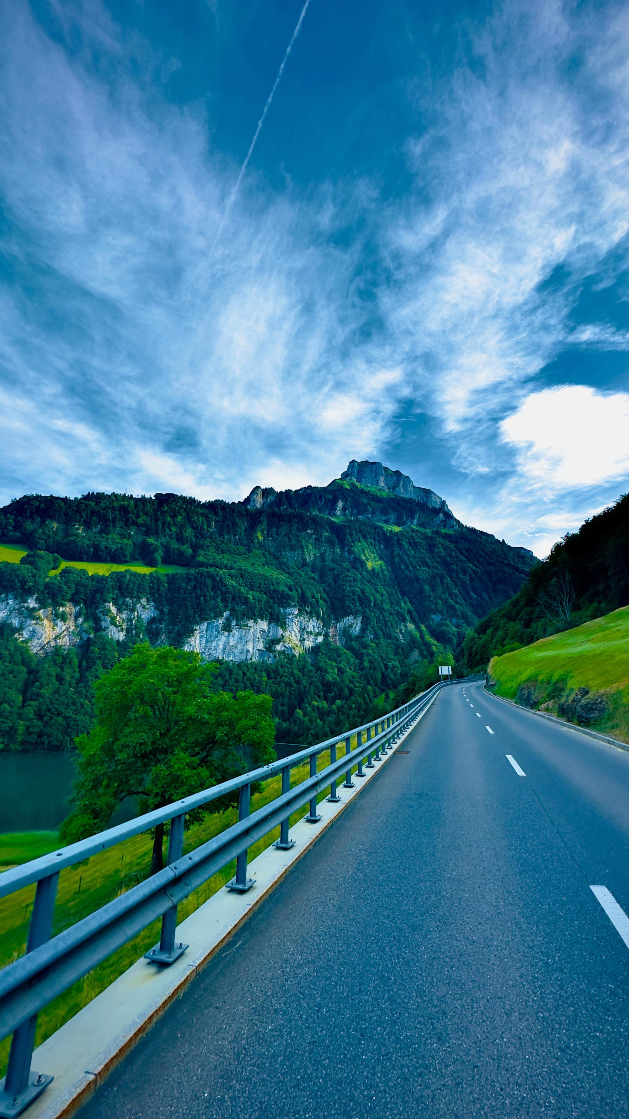 @Swiss_Vibe 🇨🇭