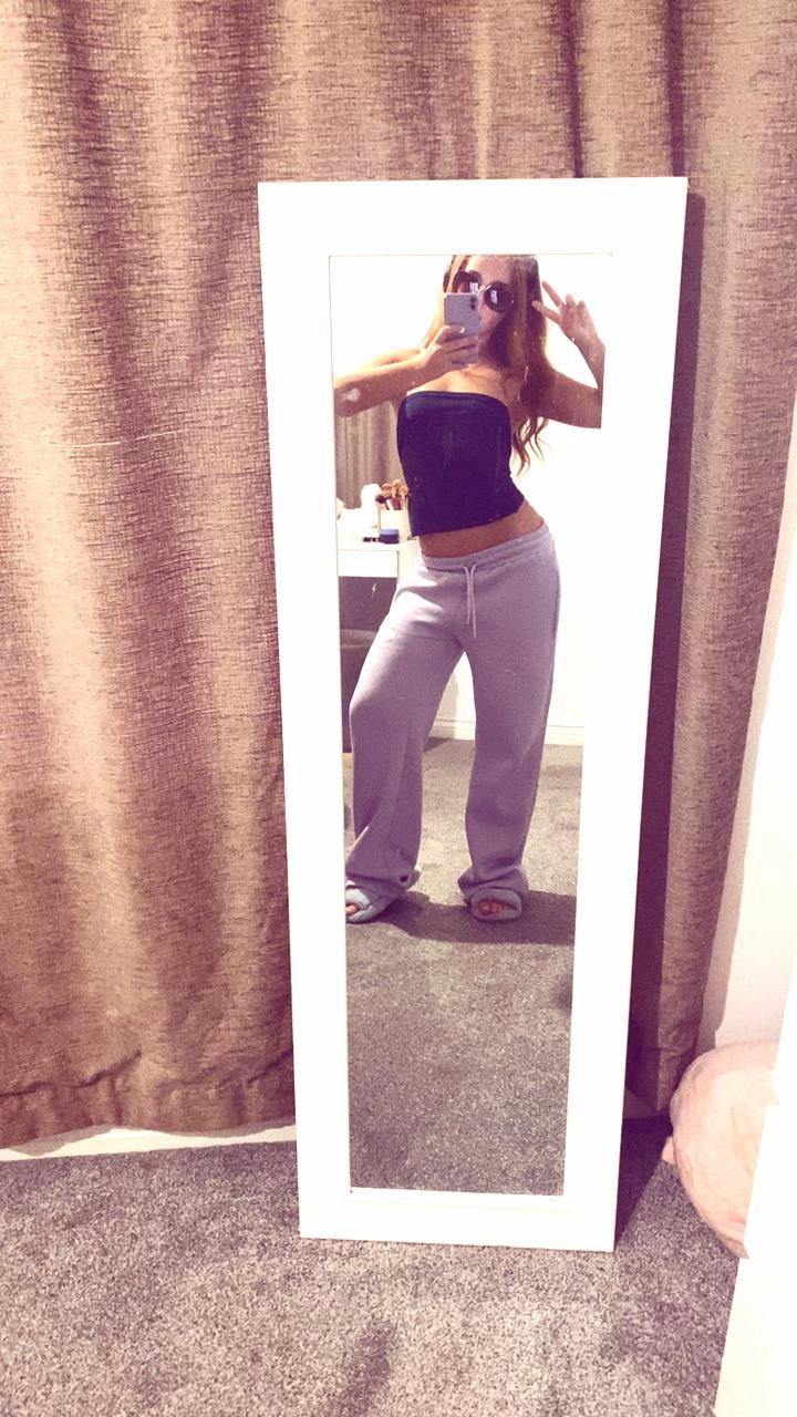 @Demi-Leigh
