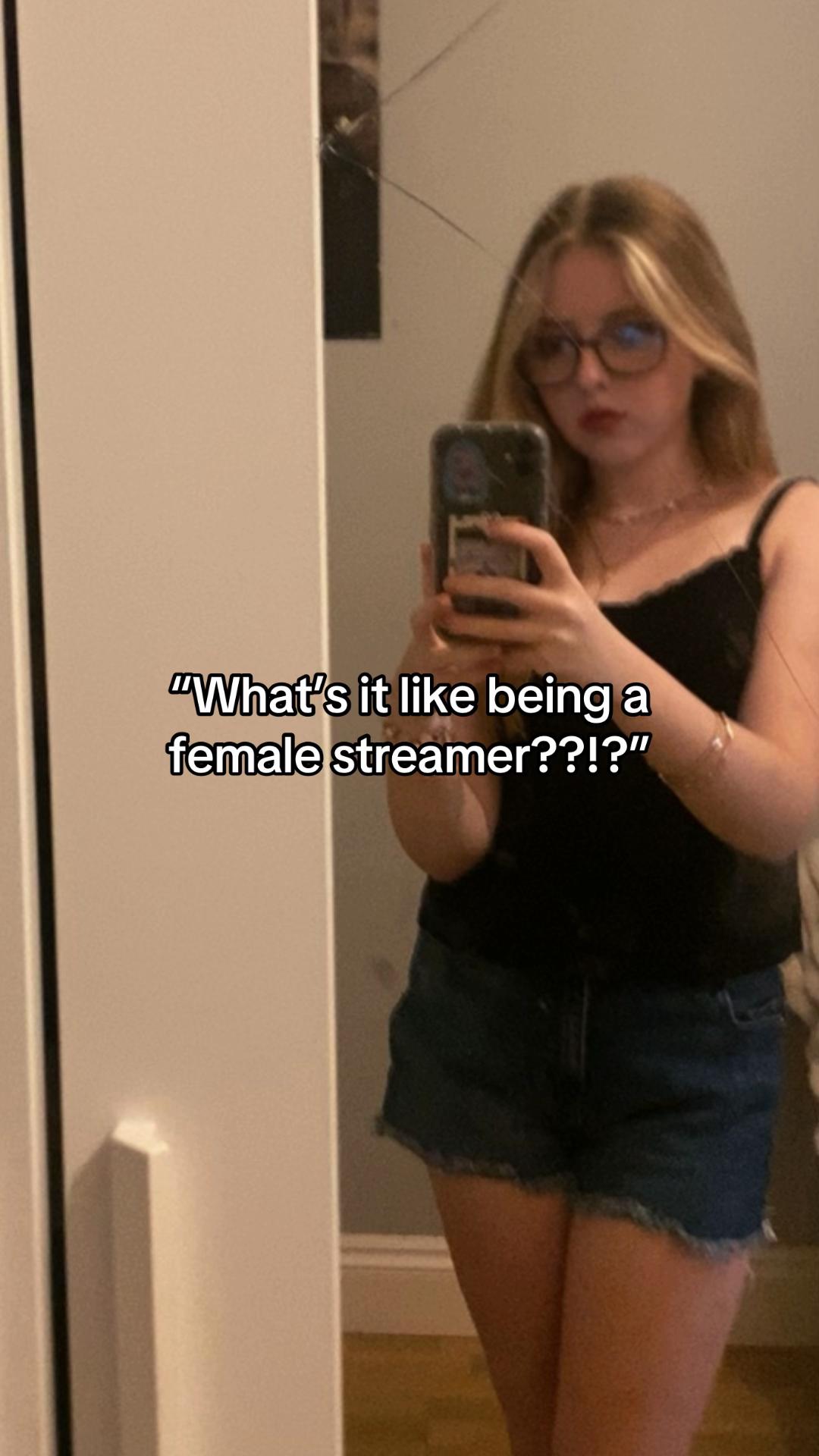 @Meg 🎮💋