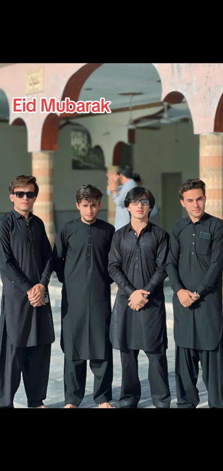 @𝘇𝗶𝗮_𝗞𝗵𝗮𝗻