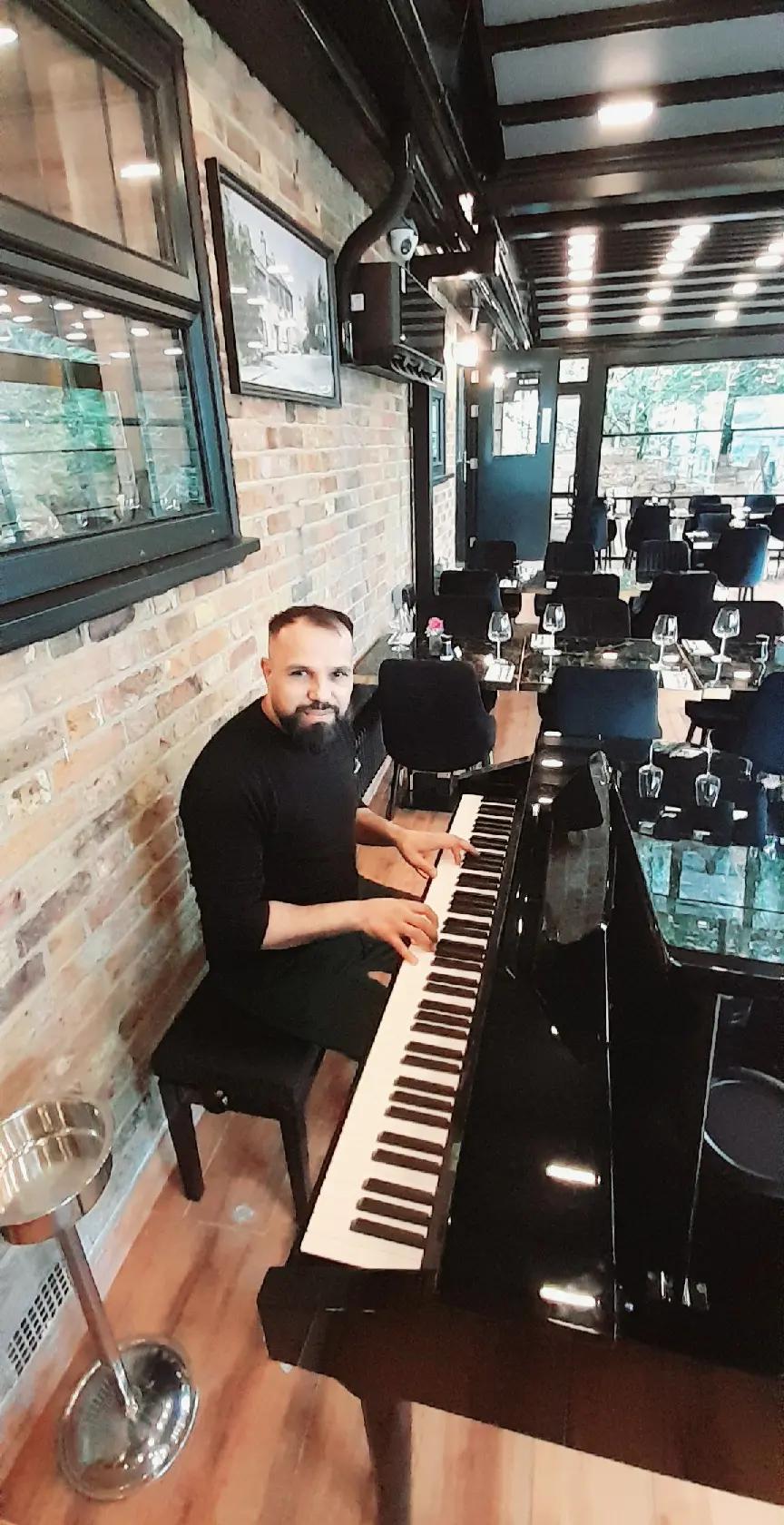 @metin pianist