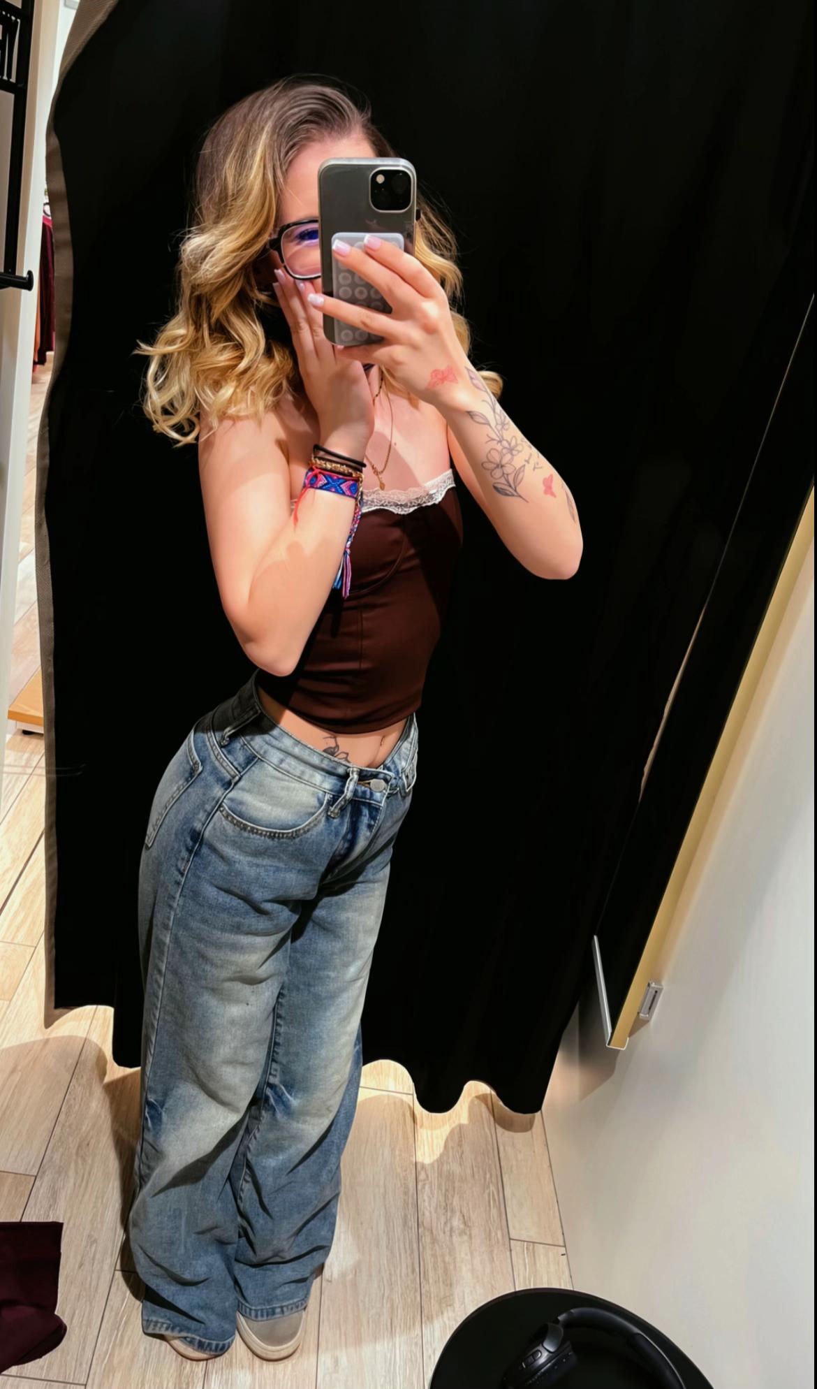 @Melina ᥫ᭡