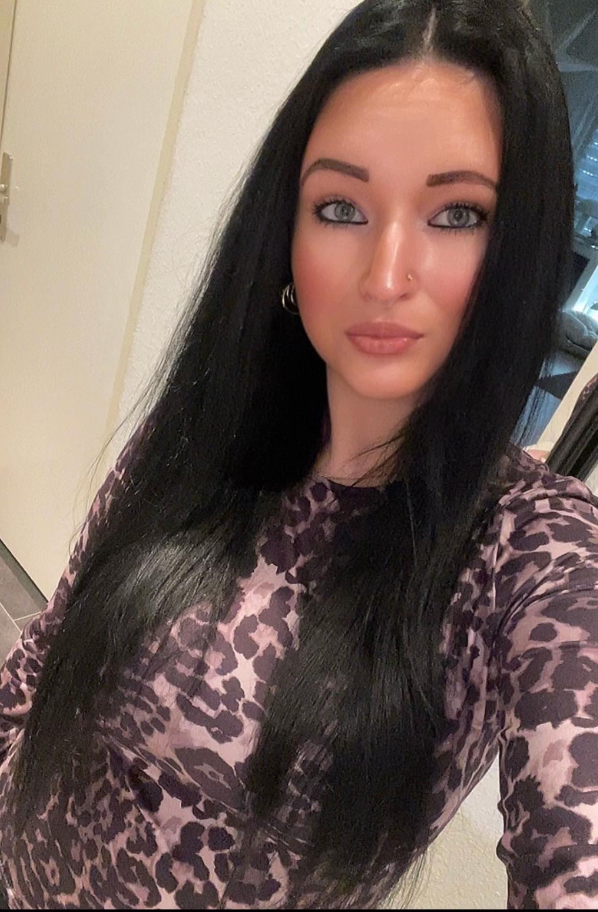 @❥𝓛𝓪𝓾𝓻𝓪