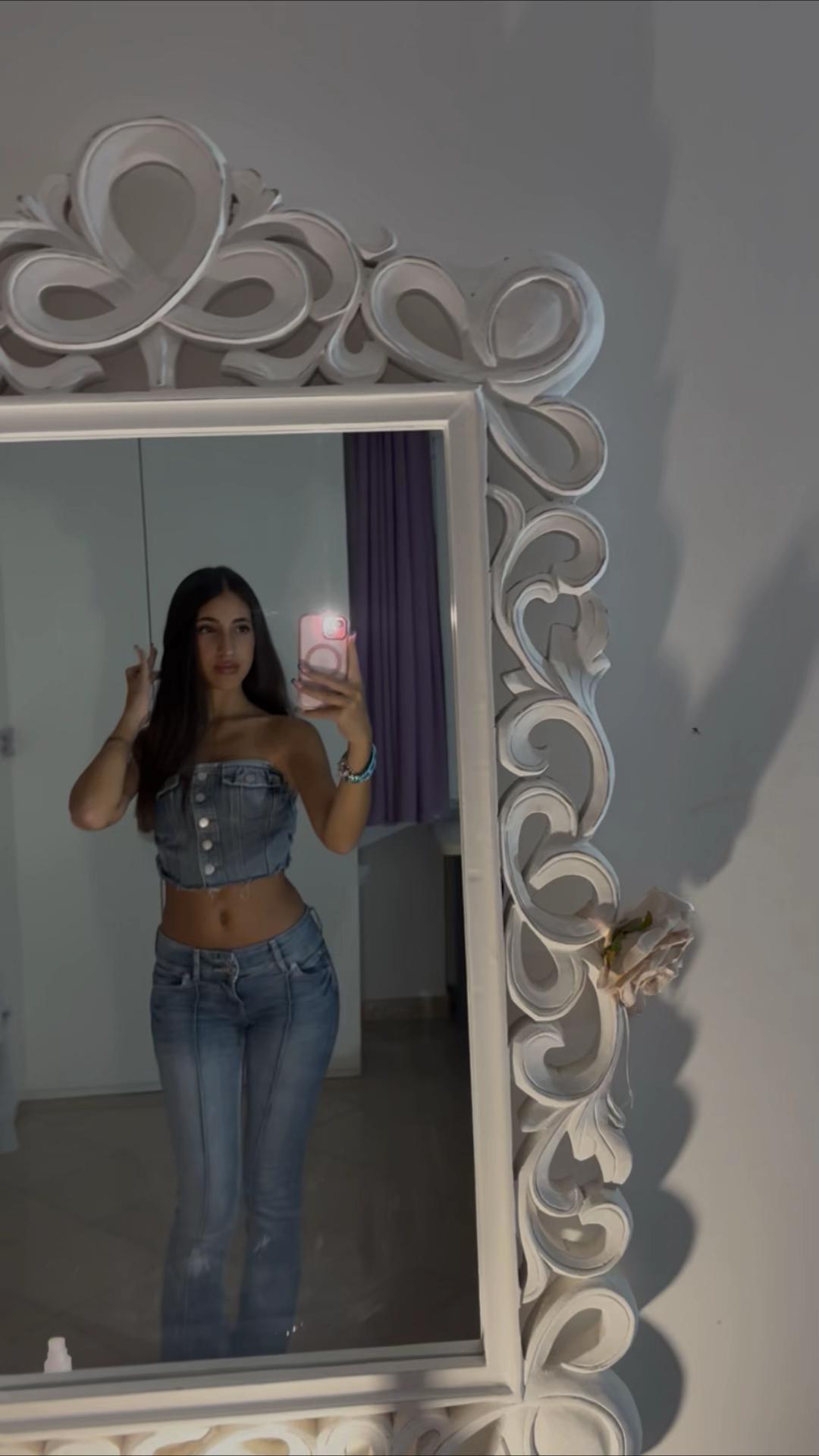 @laura