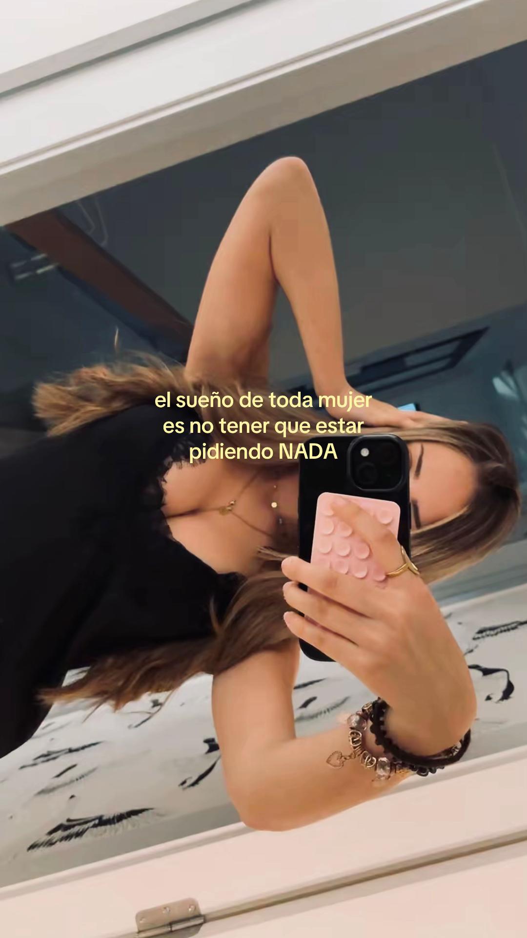 @luciialuuqueee_