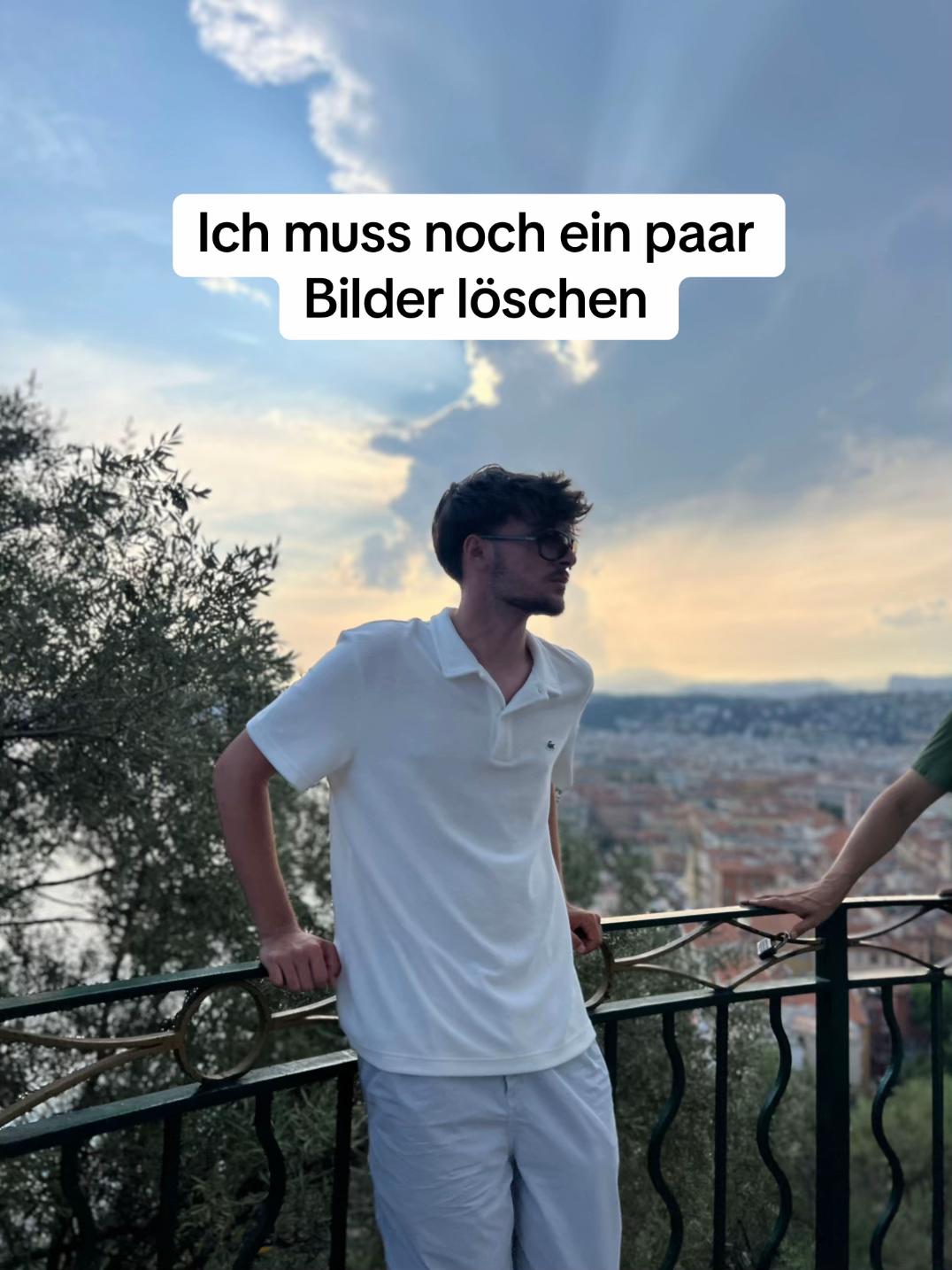 @Leo