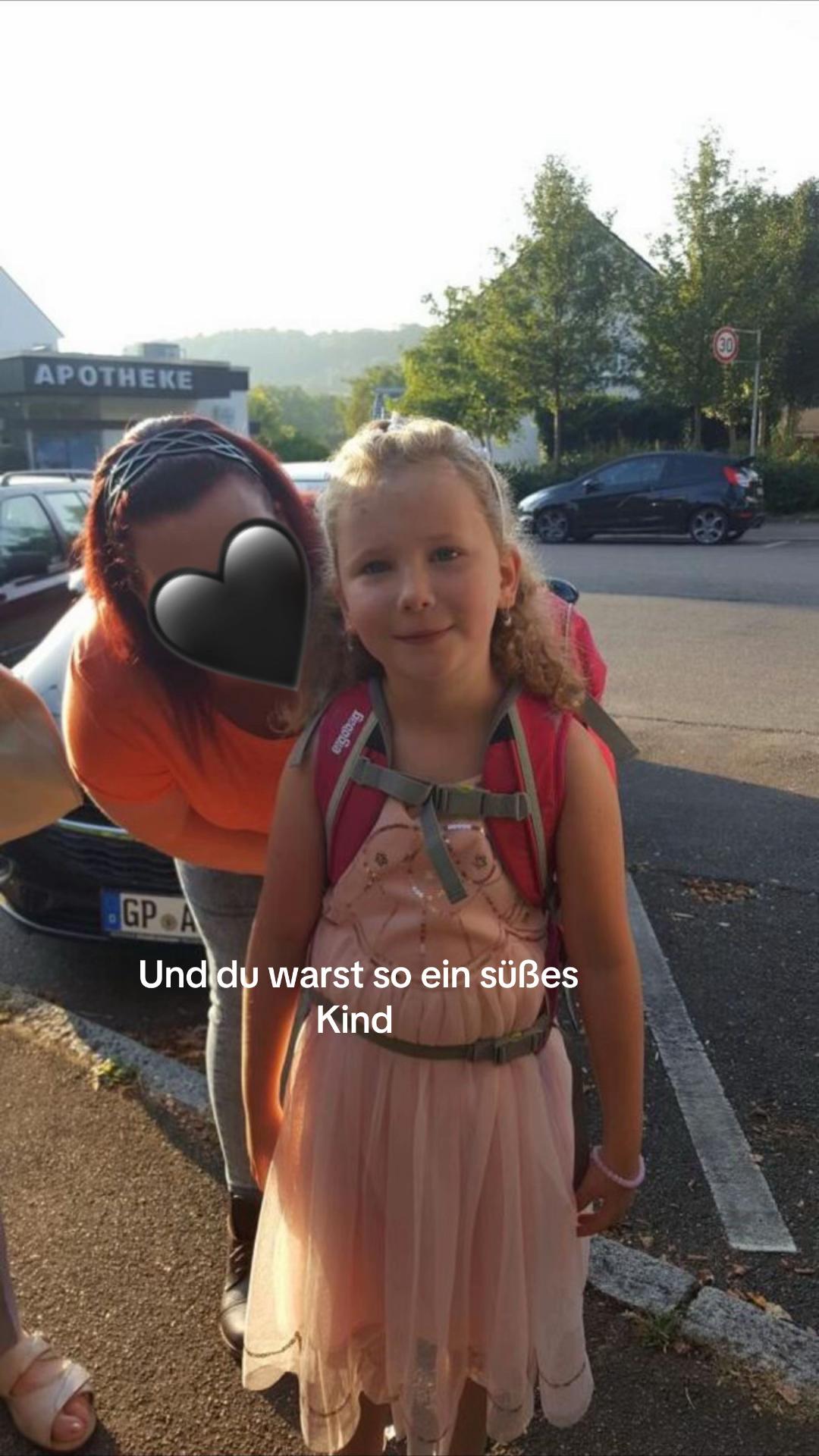 @☥