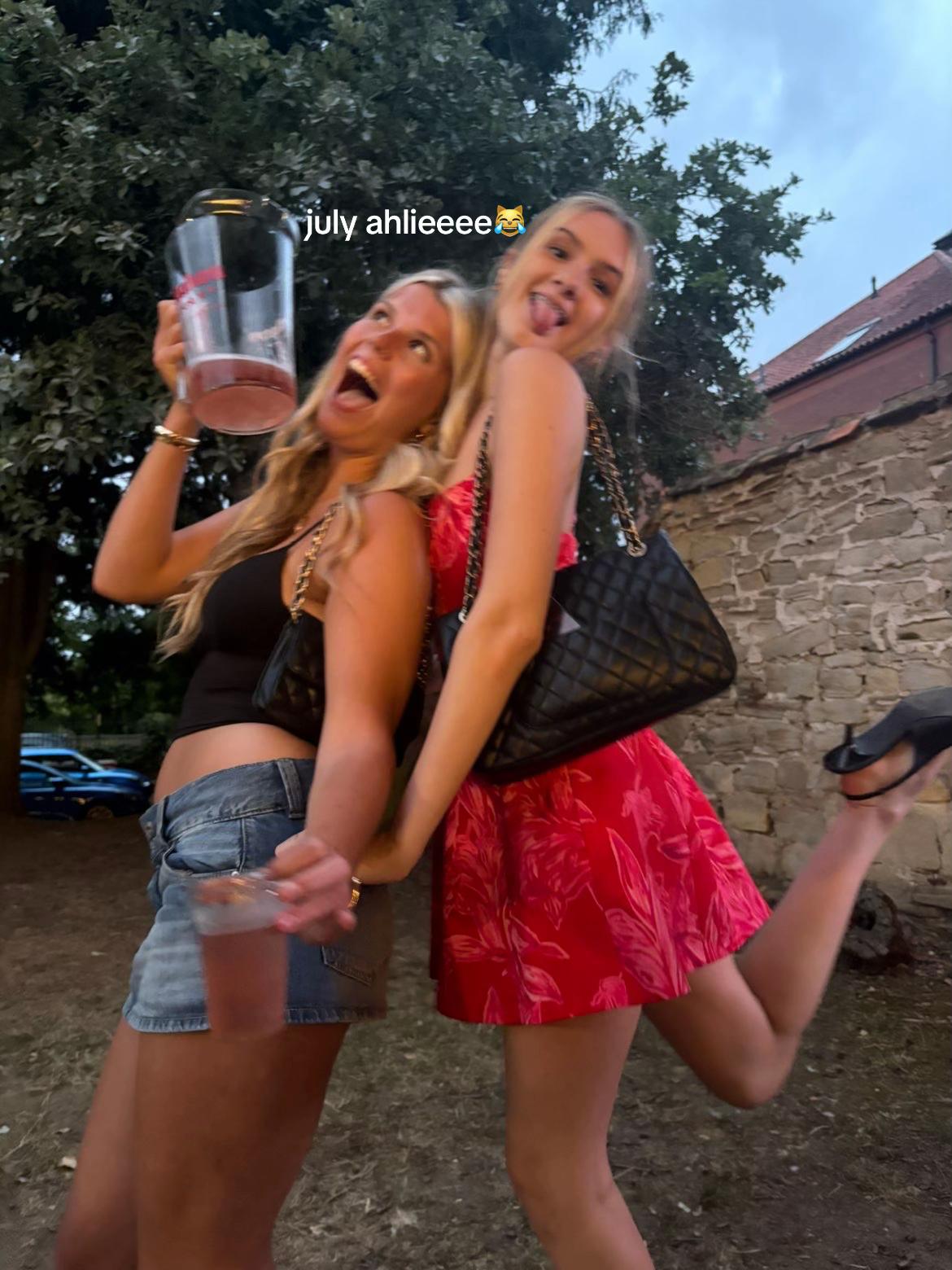 @divaliciousqueenieboo
