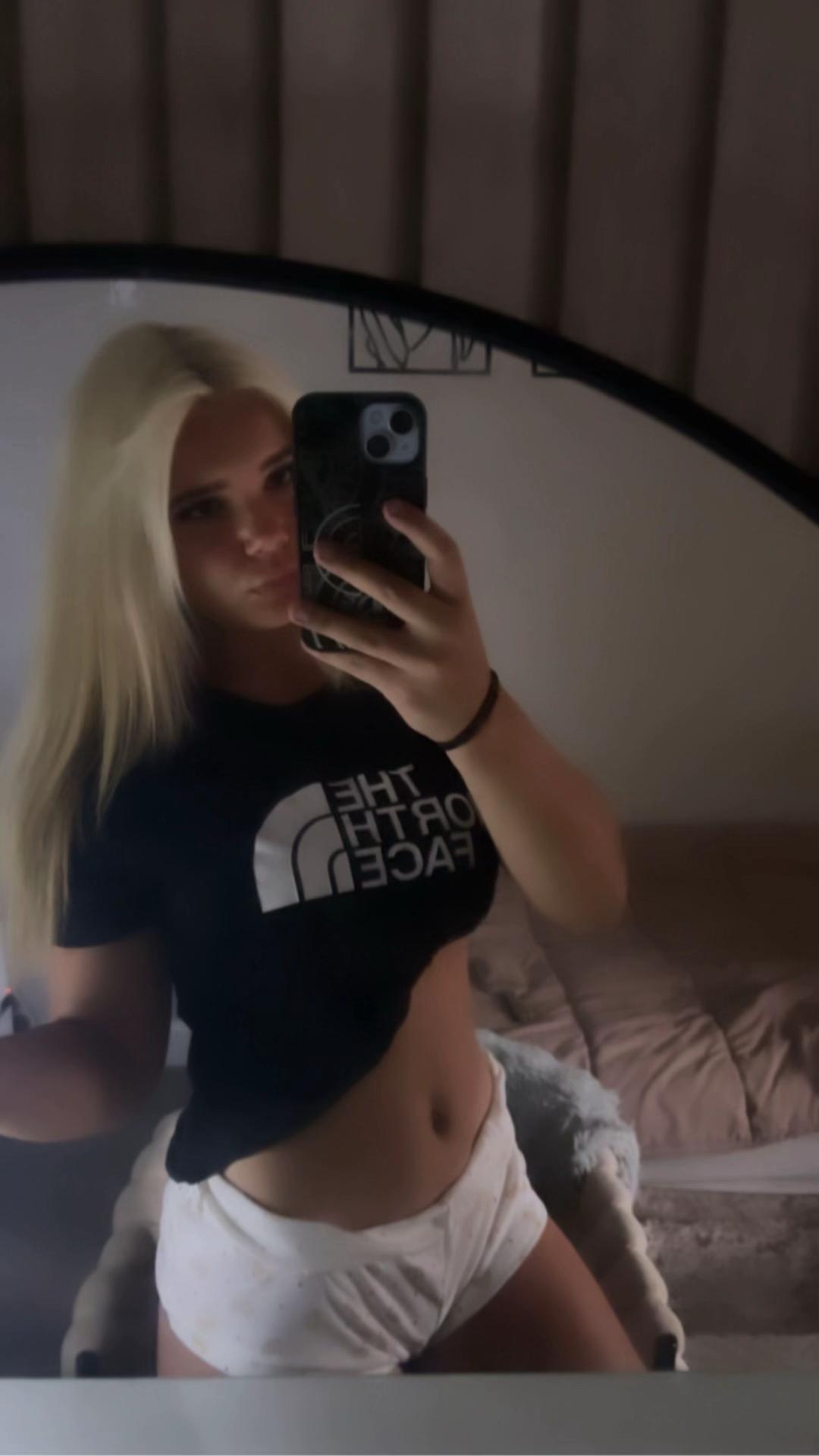 @laceylivex1