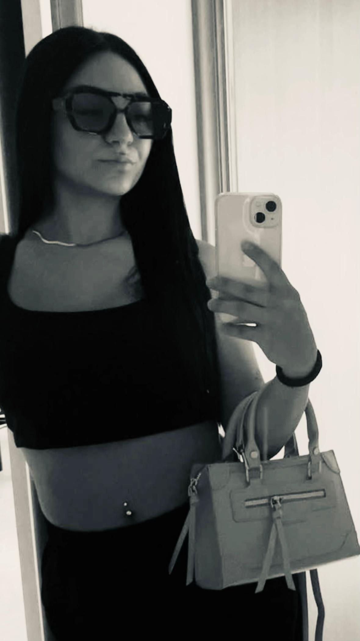 @Paola 🦂