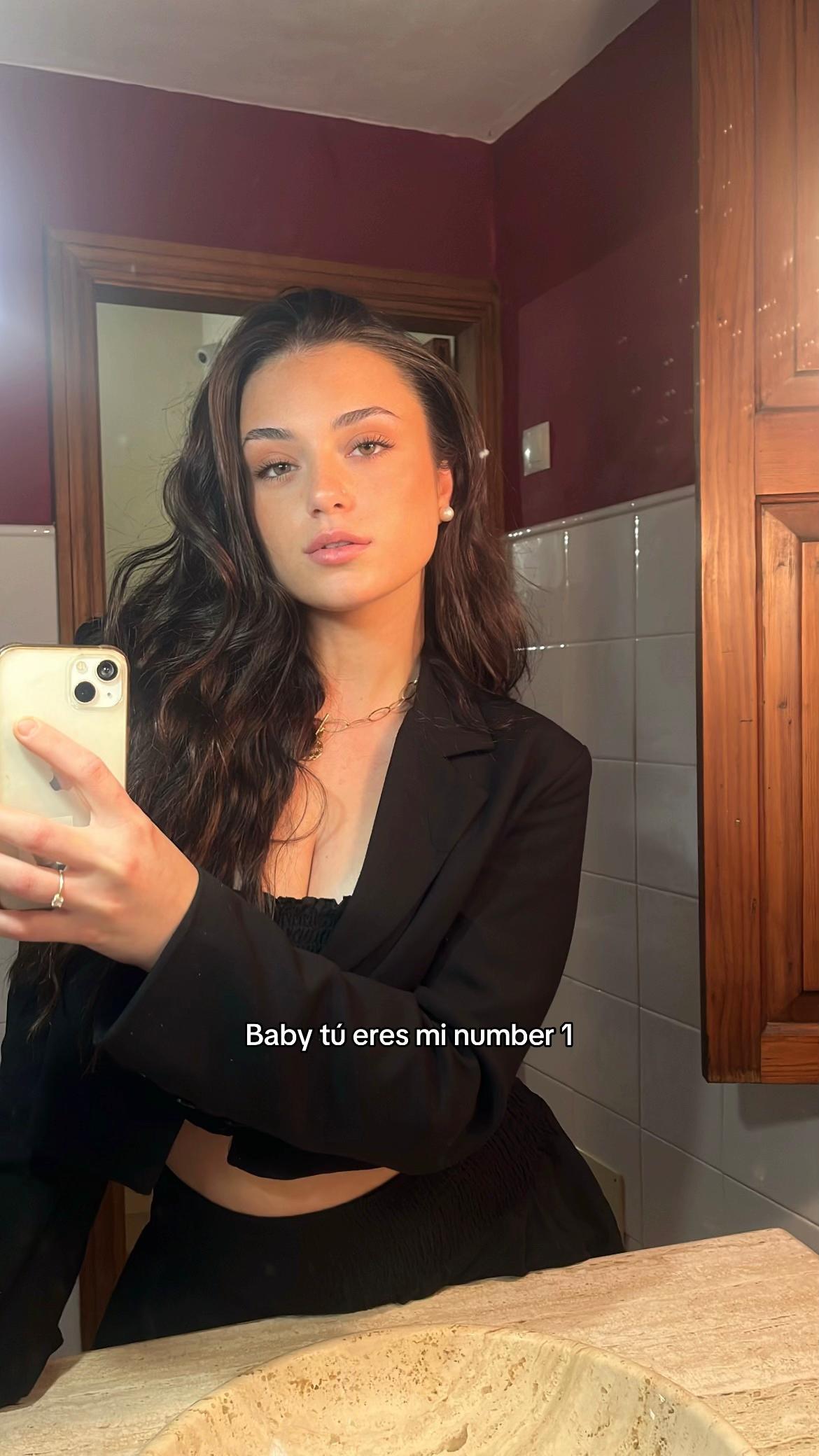 @Maé