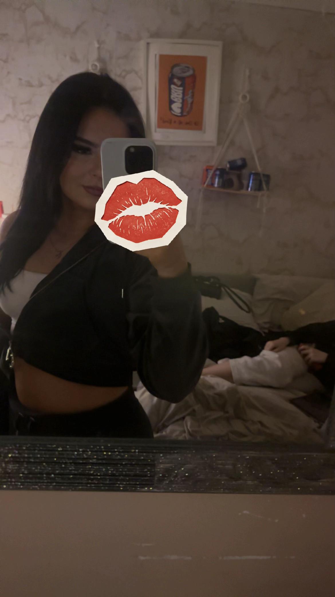 @Liv.priv