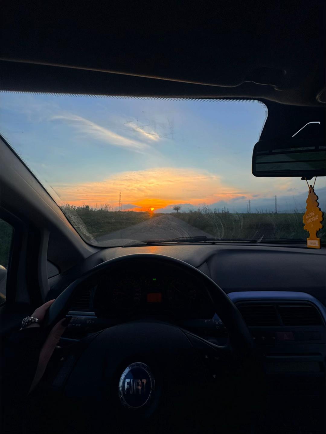 @𝑀𝑎𝑟𝑡𝑖𝑛𝑎